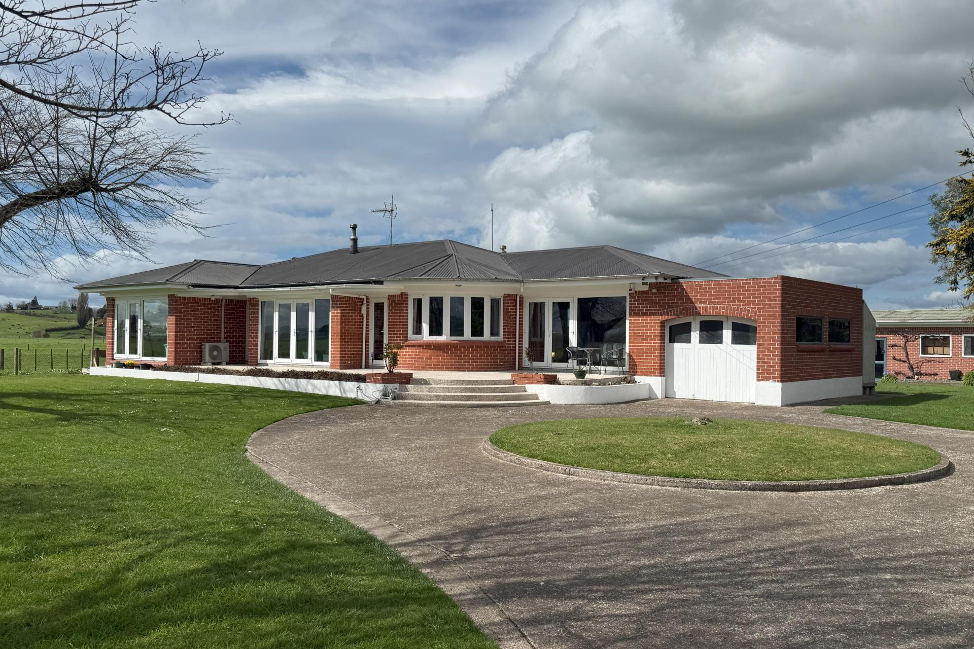 93 State Highway 5, Tirau
