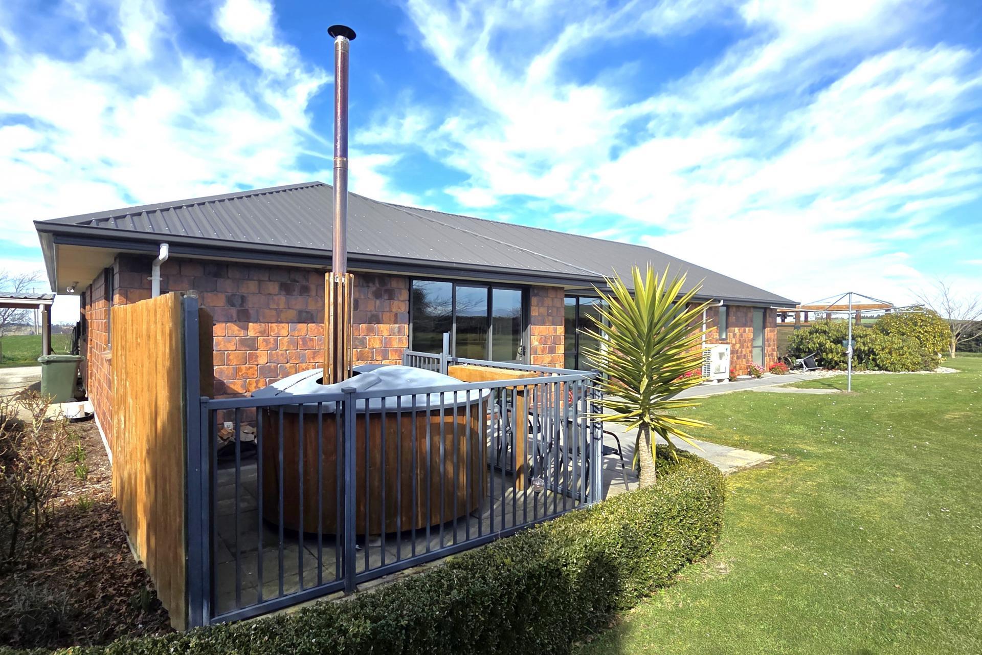 341 Airedale Road, Weston