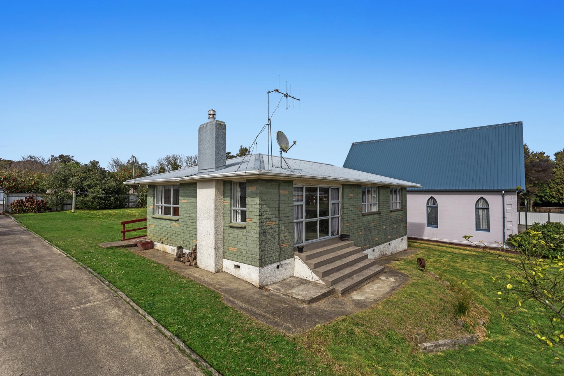 12 Howell Road, Taneatua