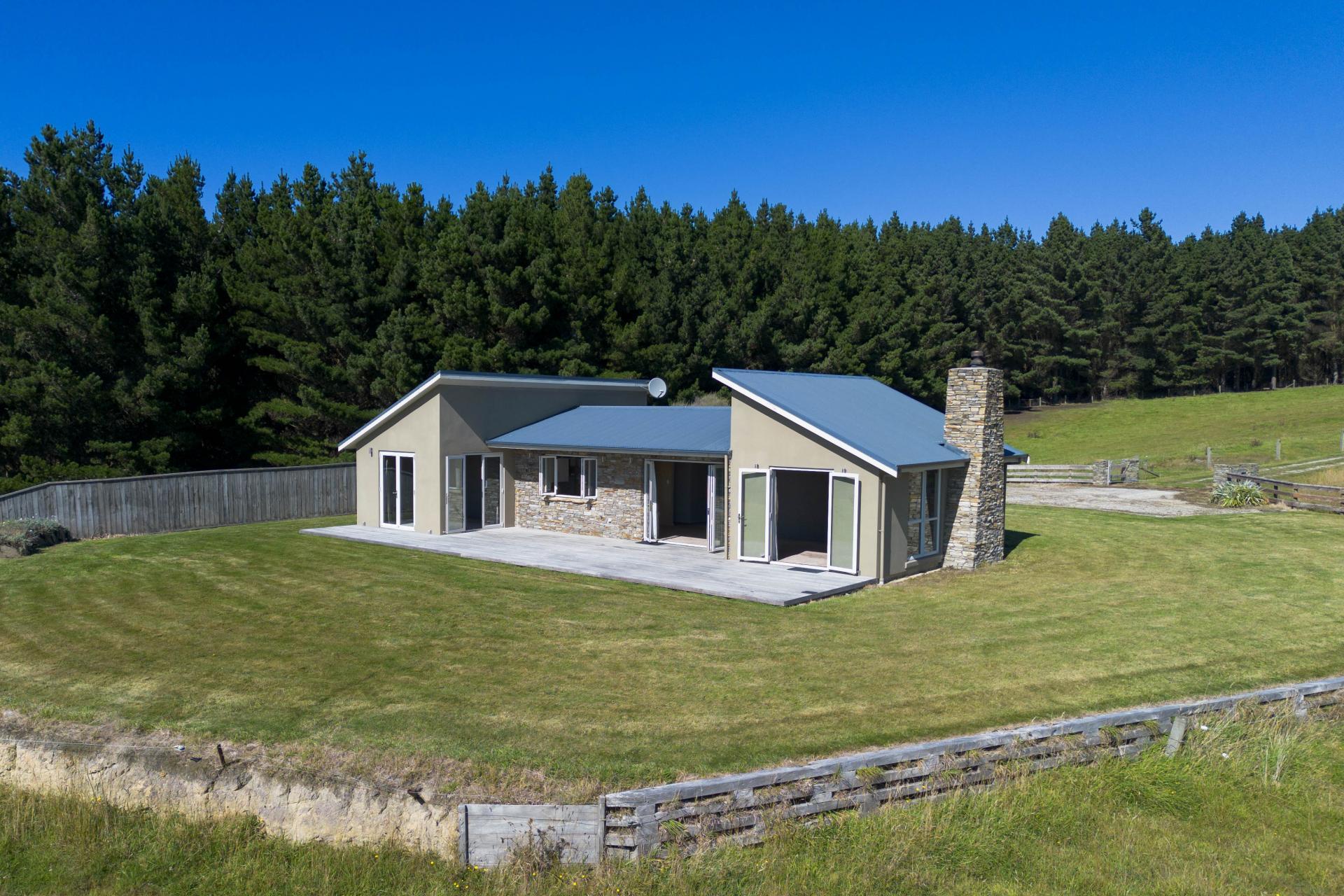 4894 Hampden-Palmerston Road, Shag Point