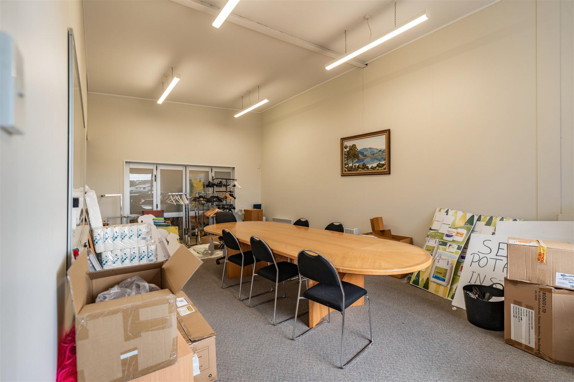 196-200 Clyde Street, Balclutha