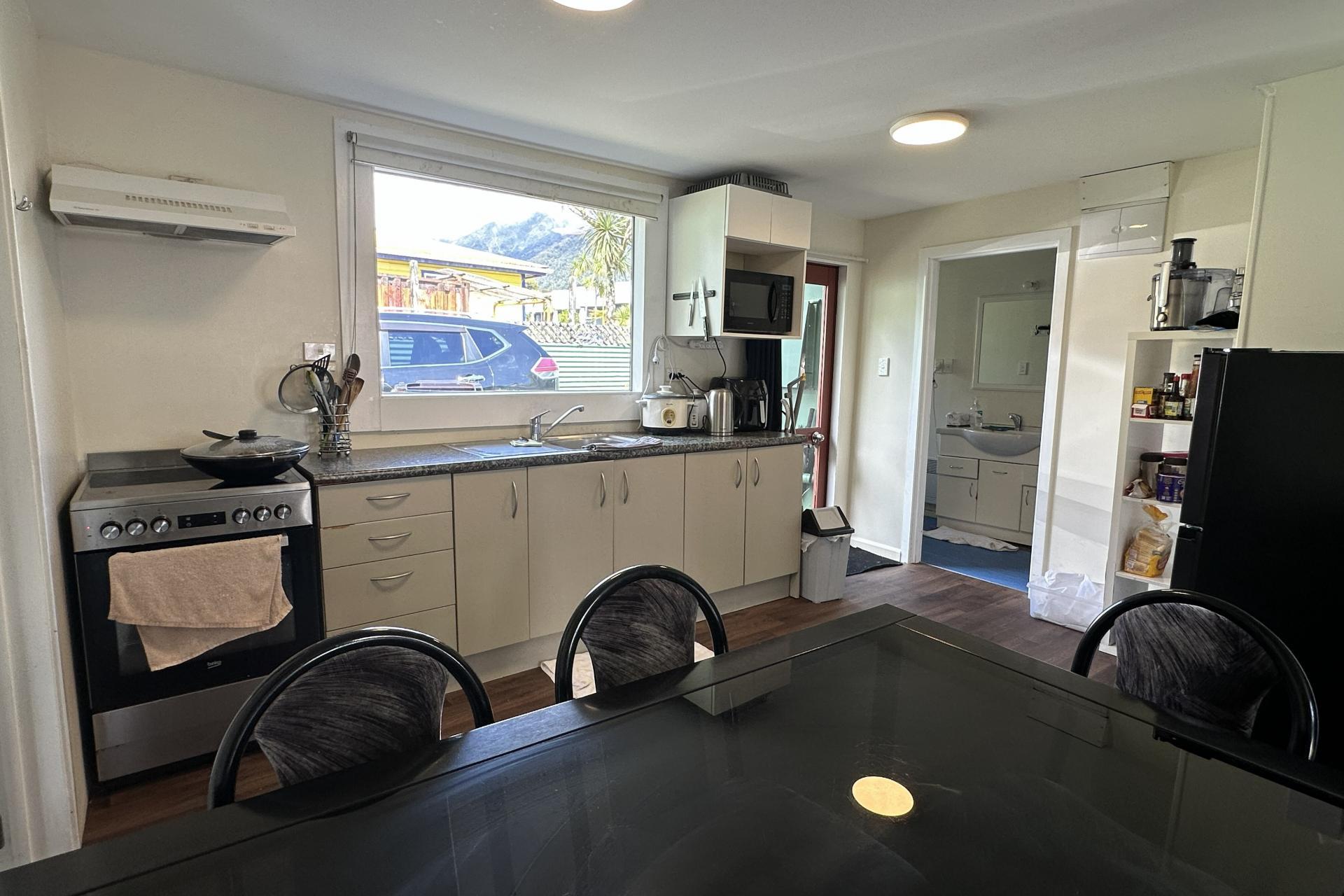 20 Cron Street, Franz Josef