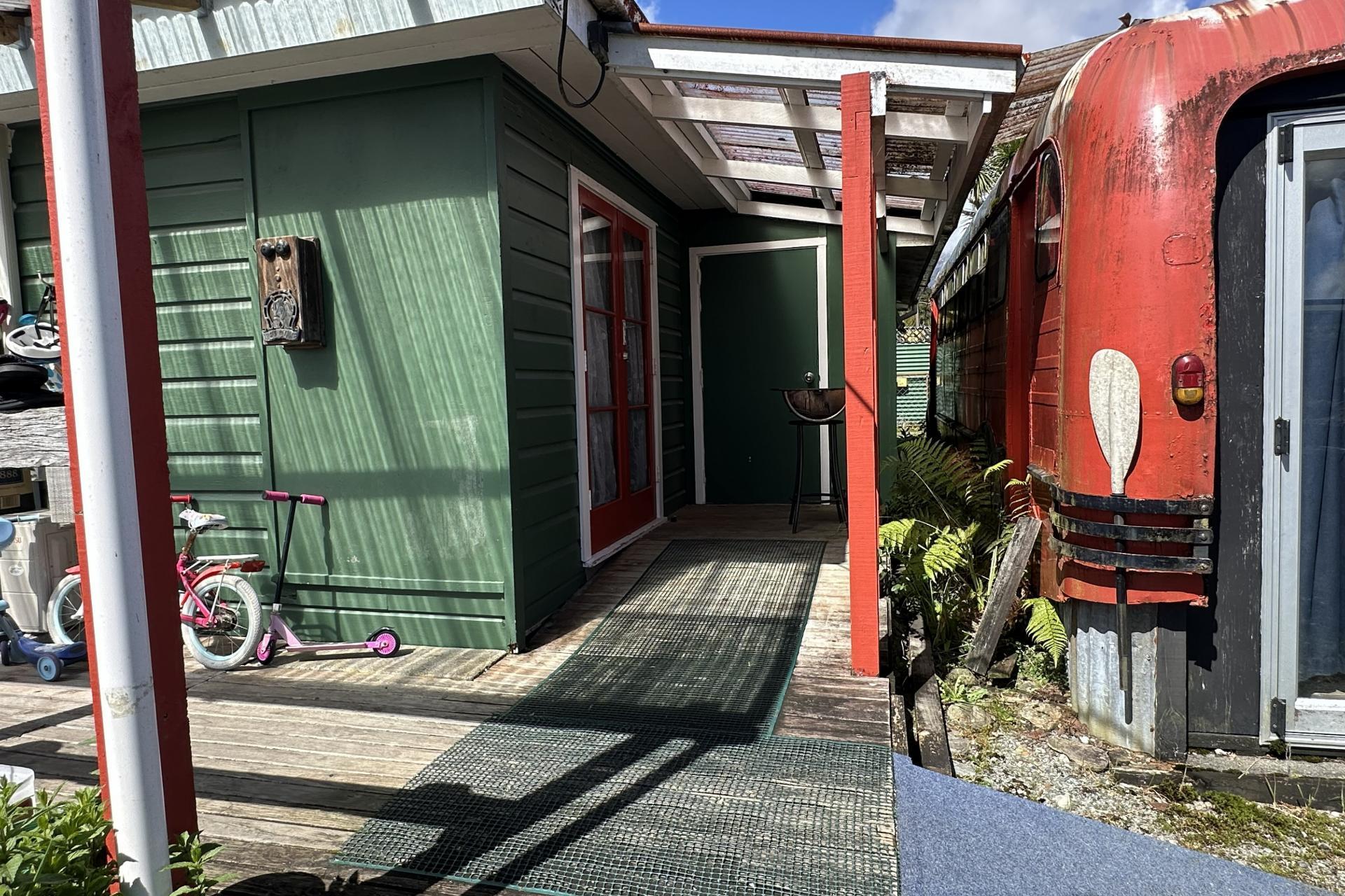 20 Cron Street, Franz Josef