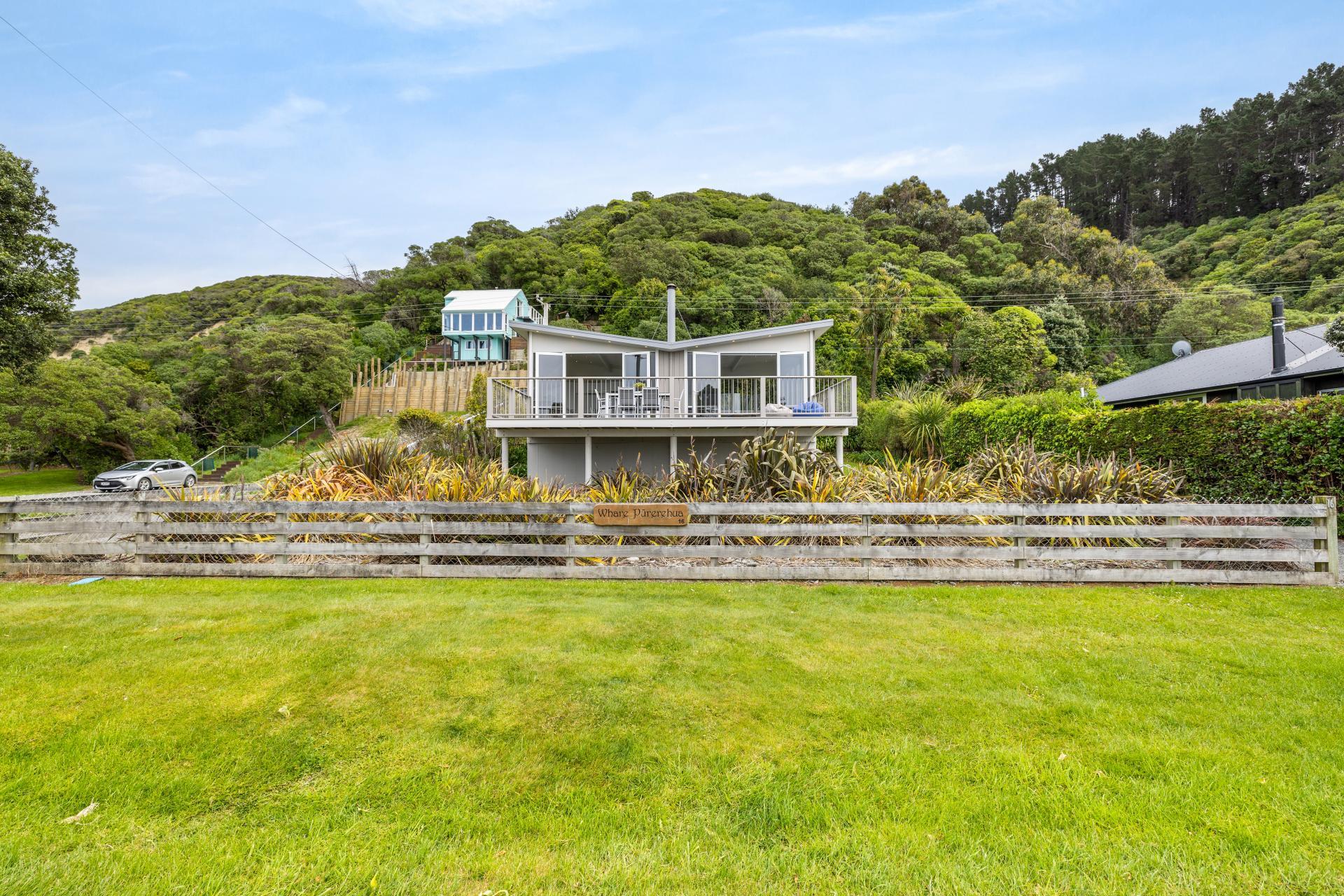 16 Cathedral Road, Gore Bay