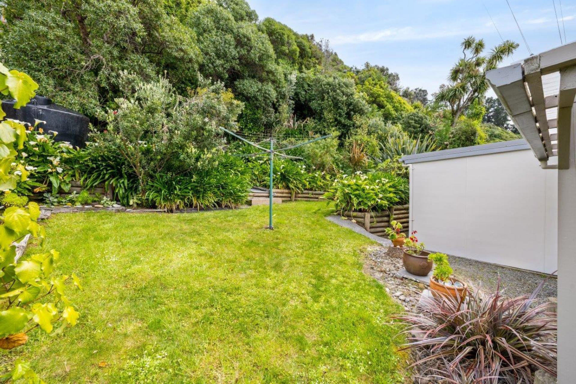 16 Cathedral Road, Gore Bay