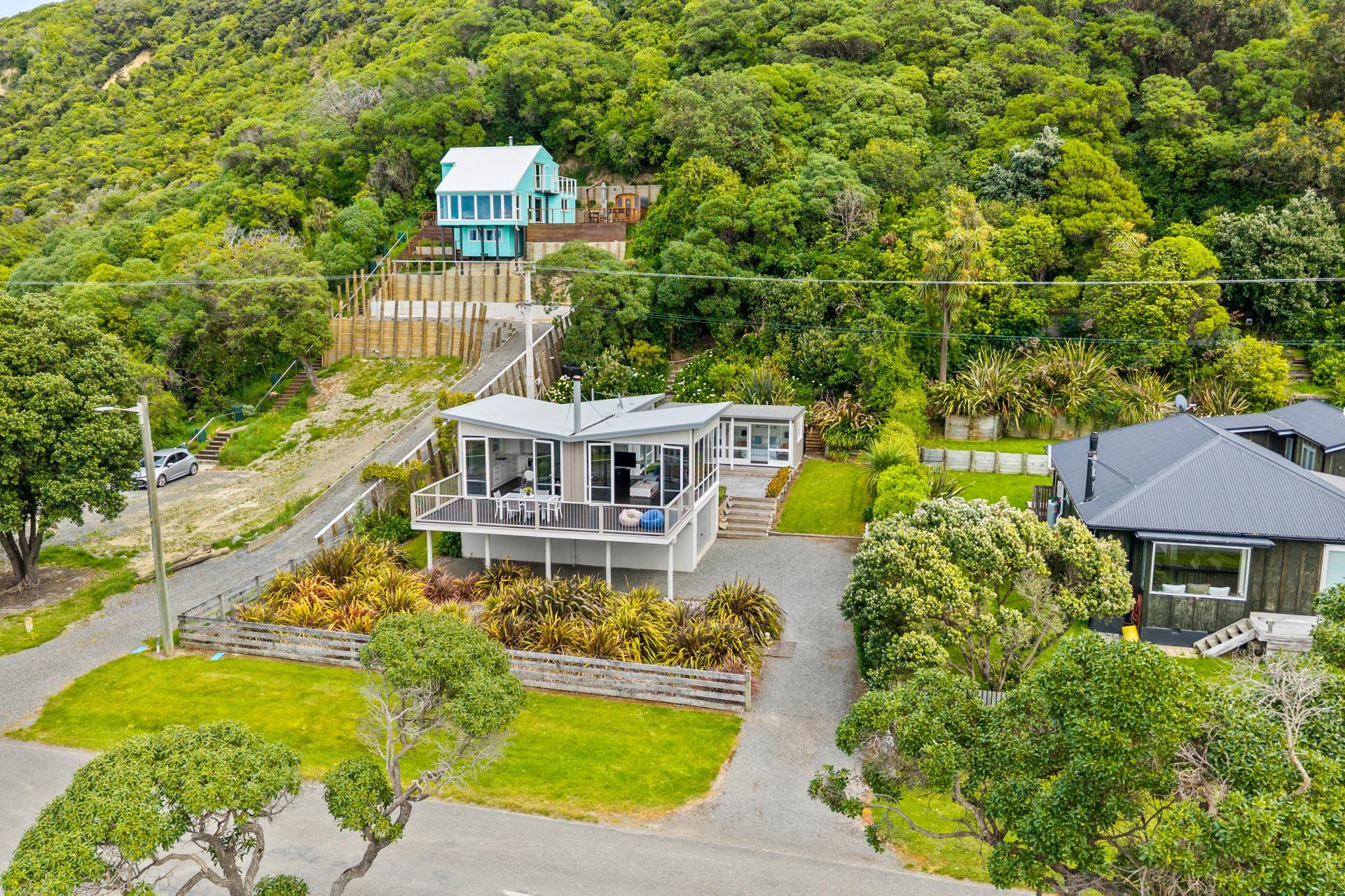 16 Cathedral Road, Gore Bay