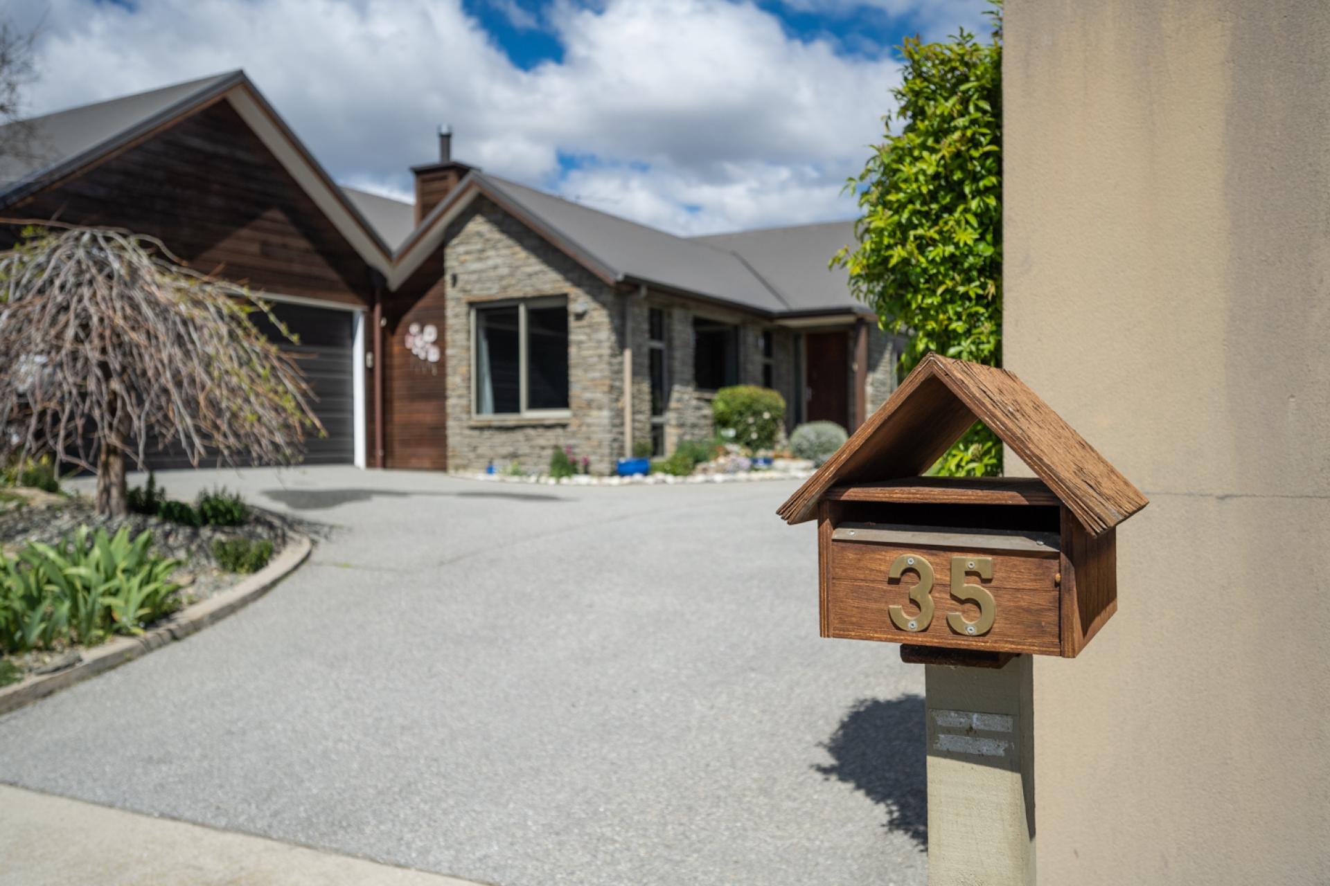 35 Larch Crescent, Alexandra