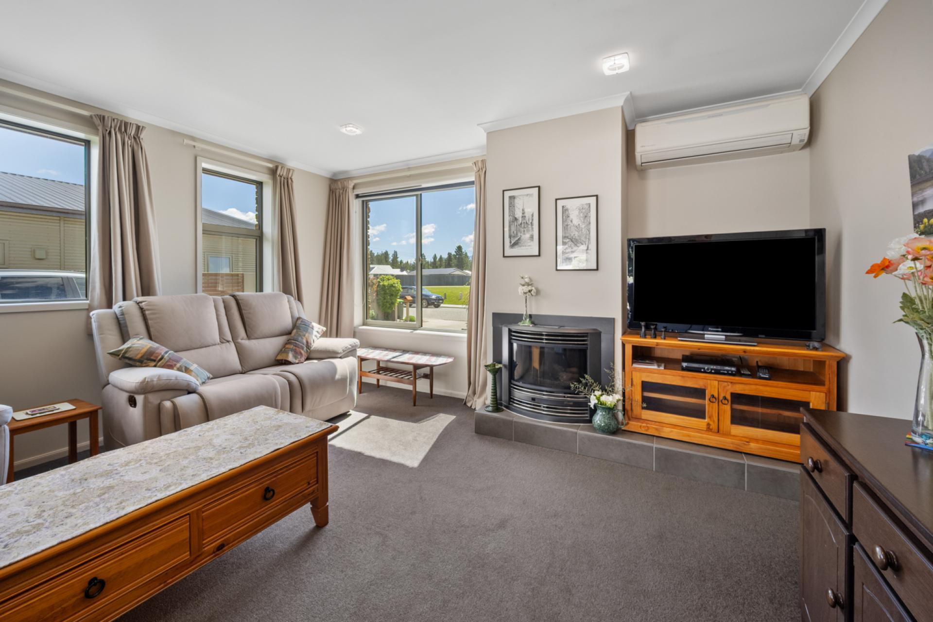 35 Larch Crescent, Alexandra