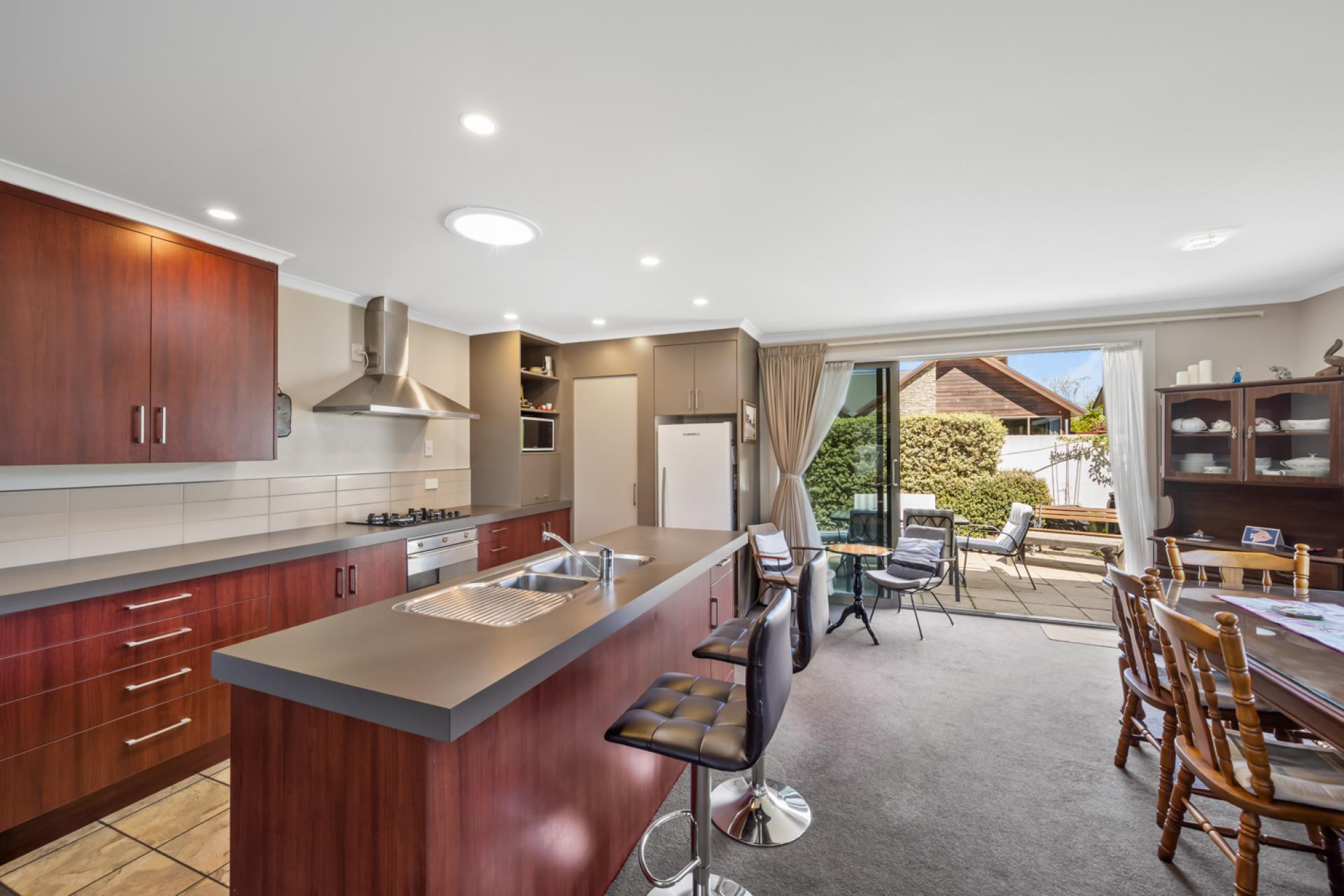 35 Larch Crescent, Alexandra