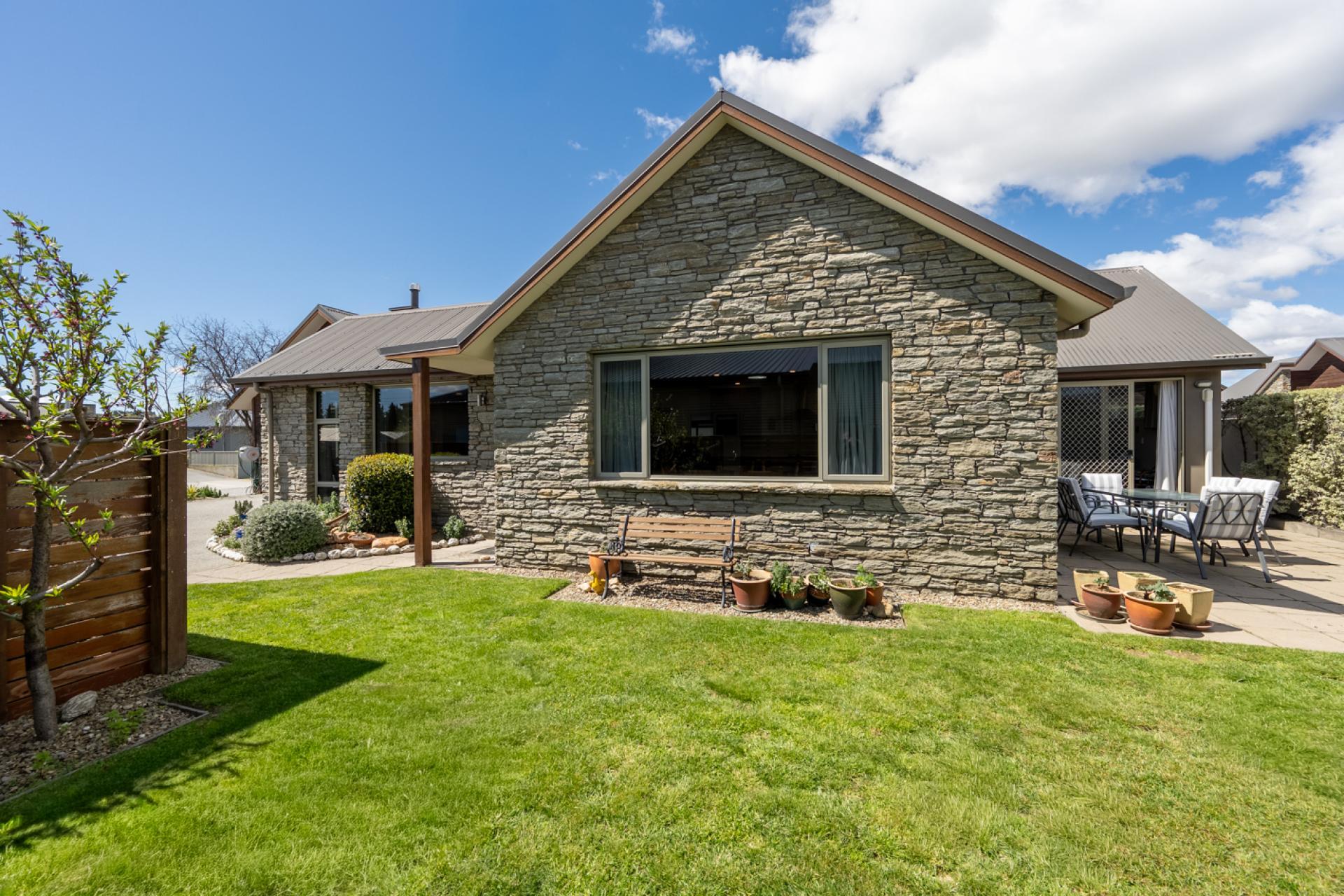 35 Larch Crescent, Alexandra