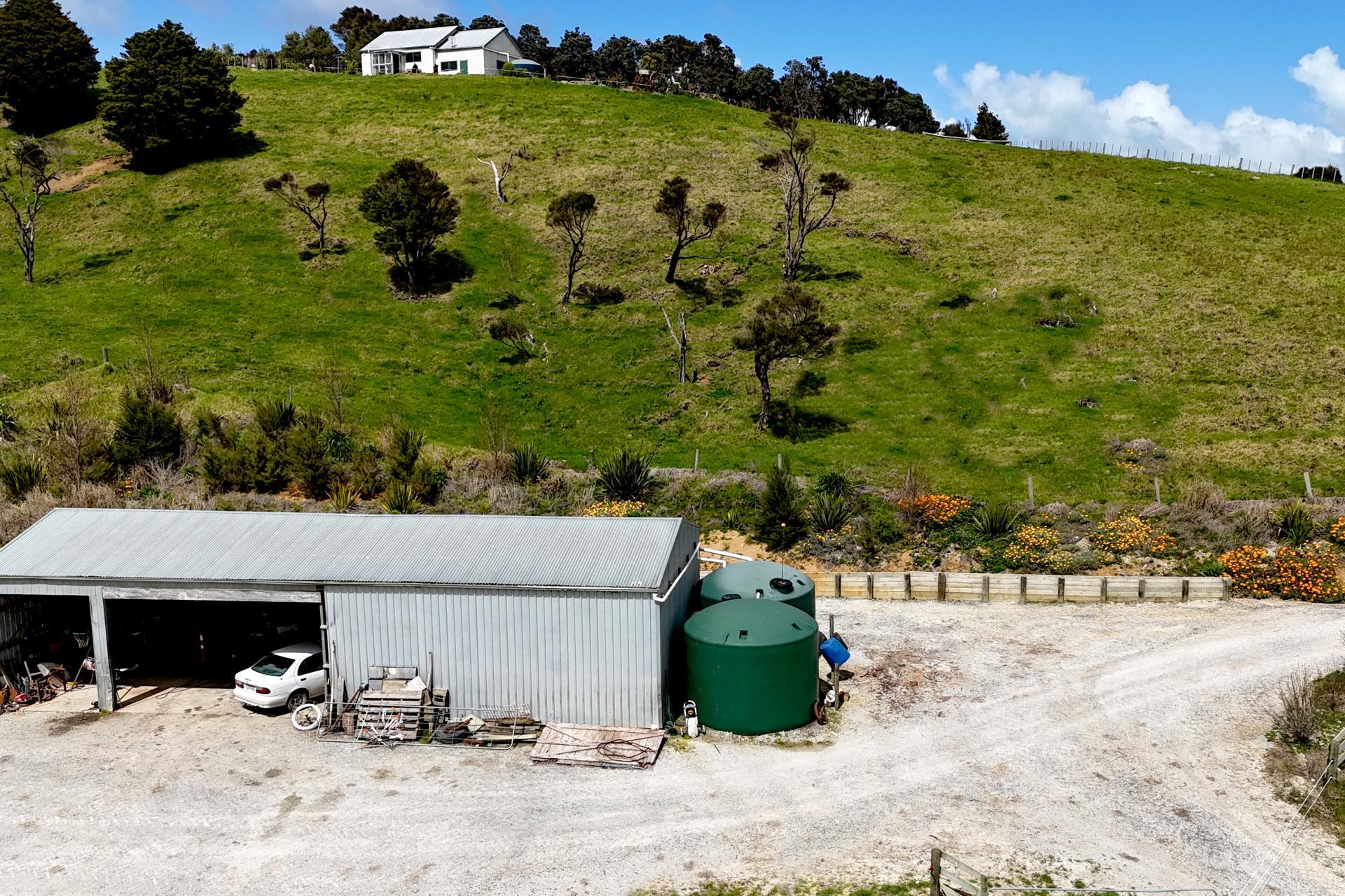 1158 Burma Road, Tapora