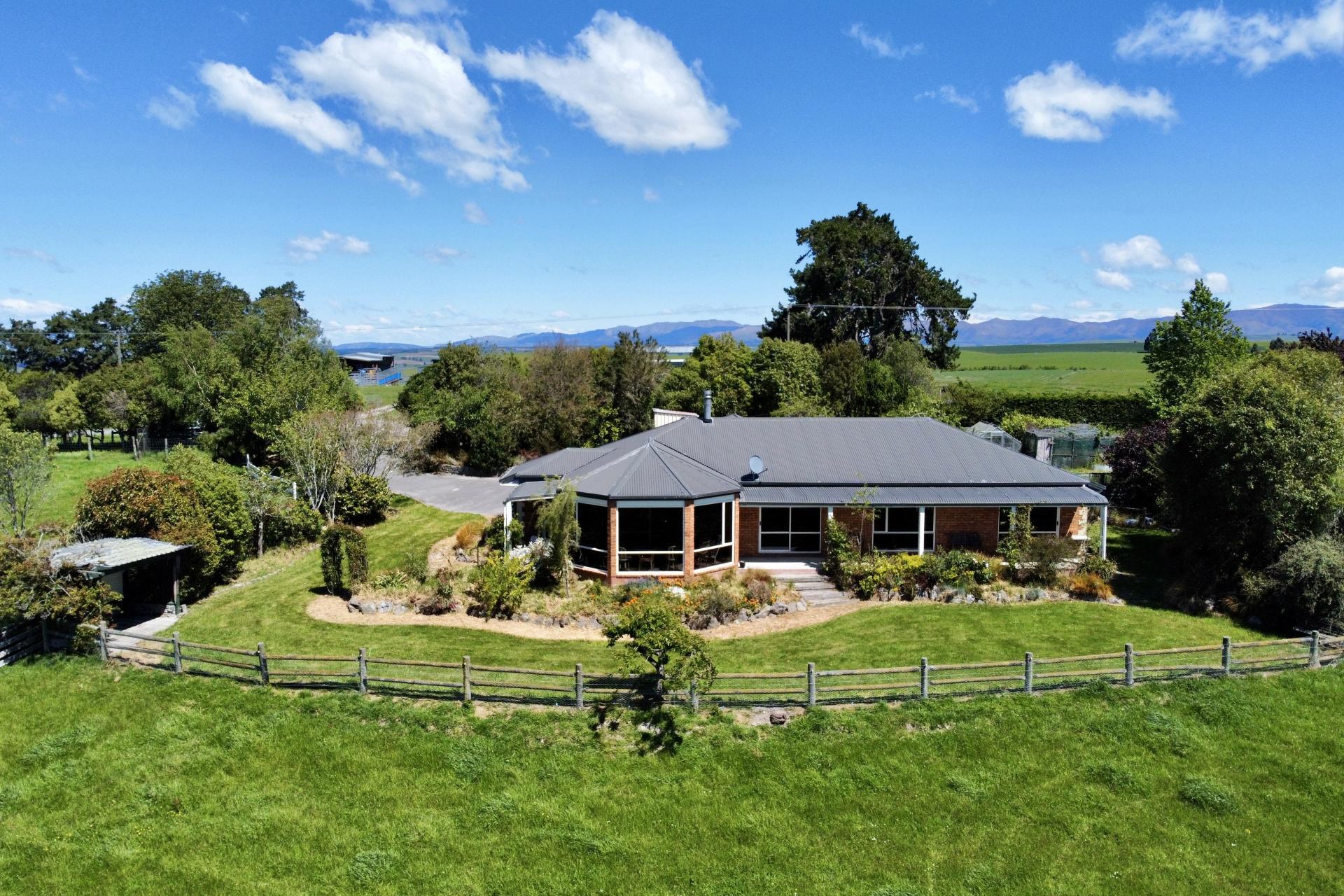 902 Fairview Road, Claremont