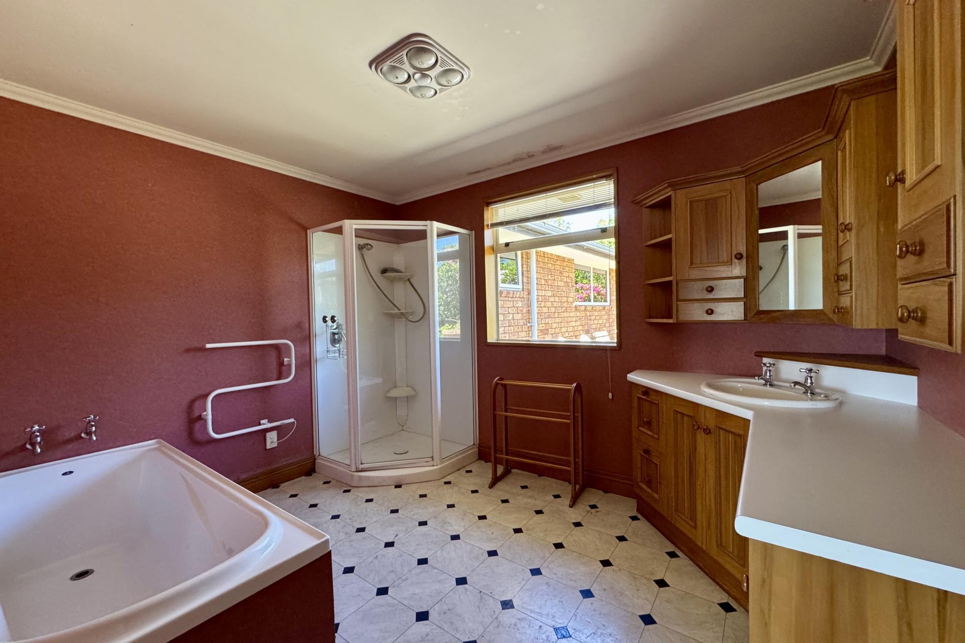 902 Fairview Road, Claremont