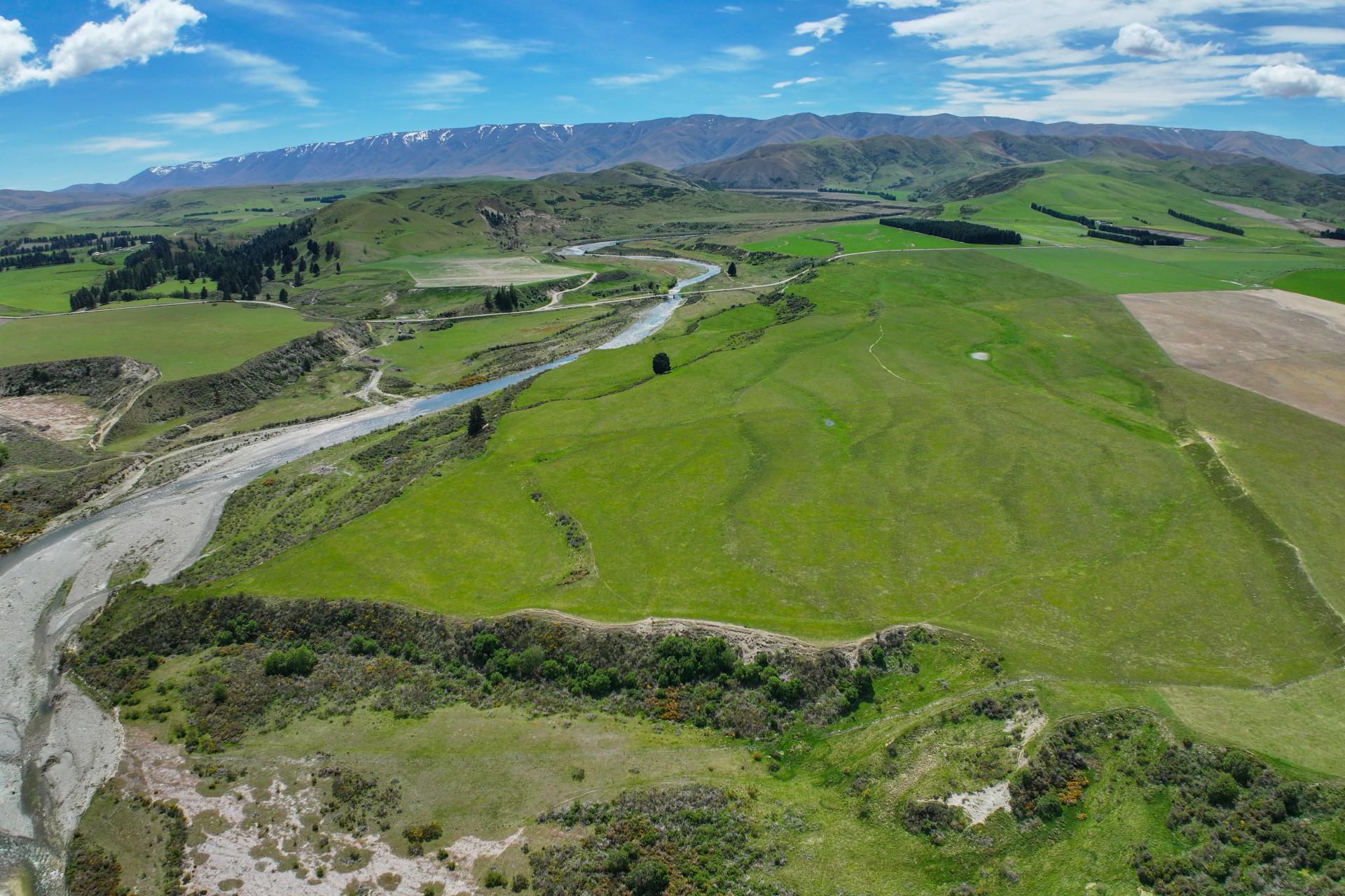 5582 Wedderburn-Becks Road and 755-971 Linnburn Runs Road, Hills Creek