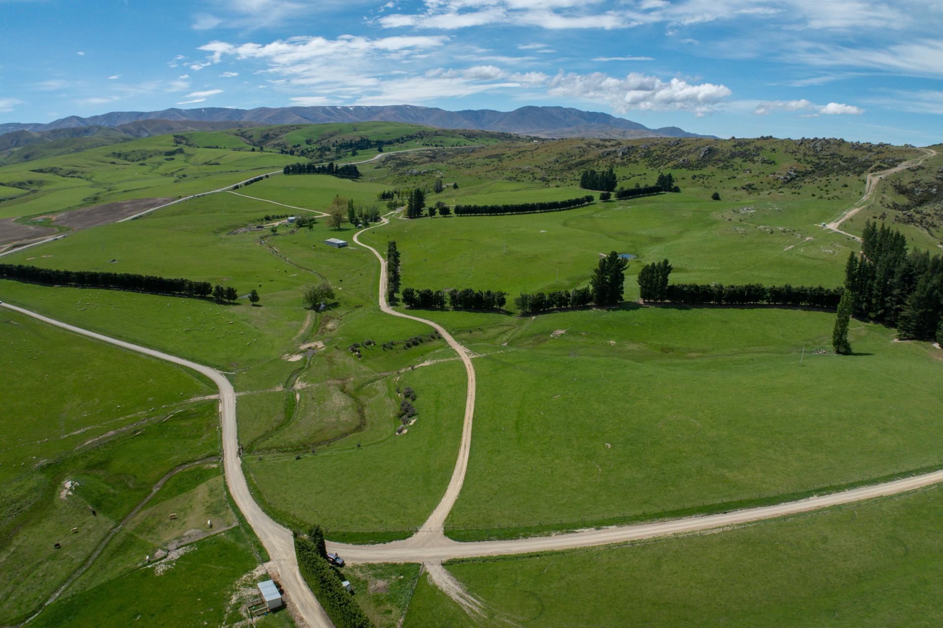 5582 Wedderburn-Becks Road and 755-971 Linnburn Runs Road, Hills Creek