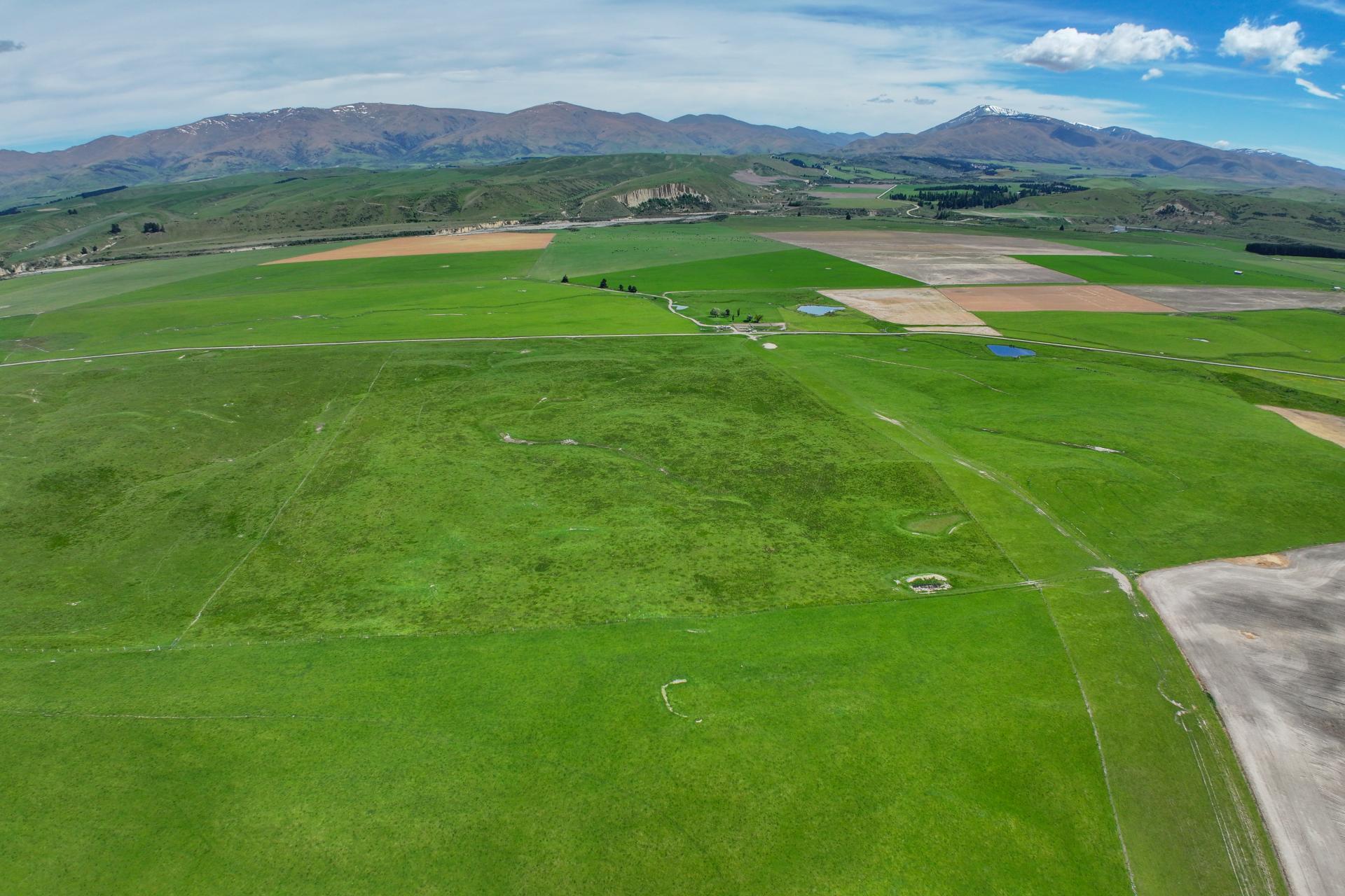 5582 Wedderburn-Becks Road and 755-971 Linnburn Runs Road, Hills Creek