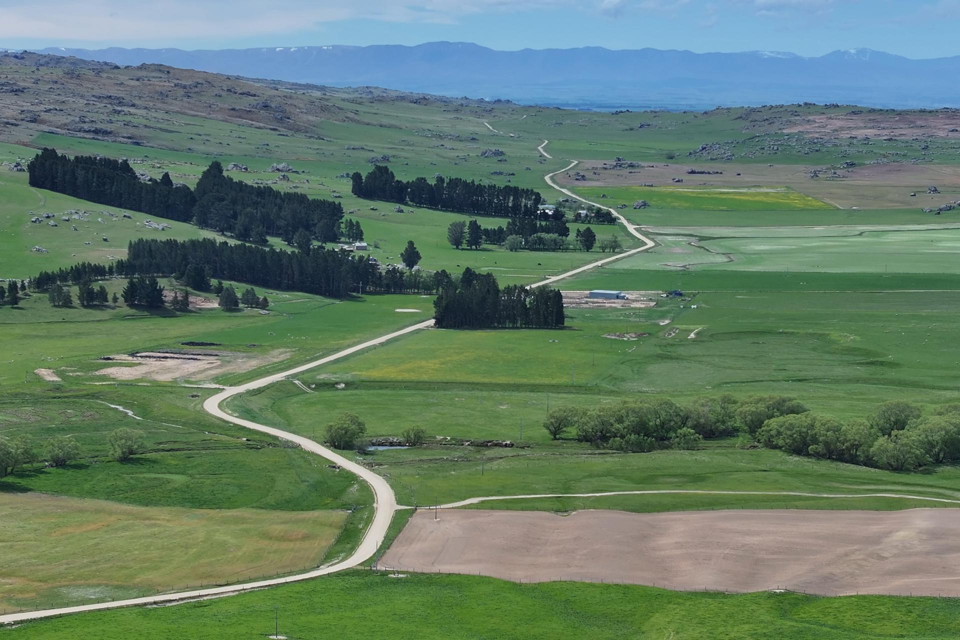 5582 Wedderburn-Becks Road and 755-971 Linnburn Runs Road, Hills Creek