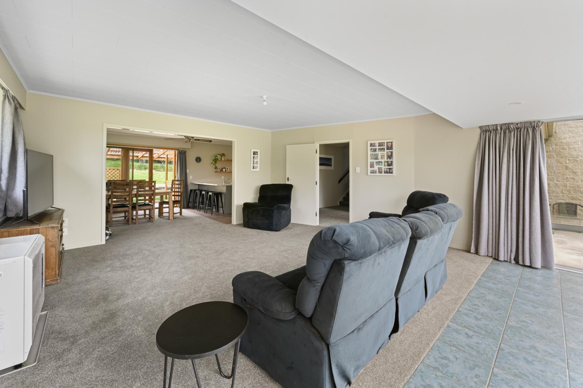 5582 Wedderburn-Becks Road and 755-971 Linnburn Runs Road, Hills Creek