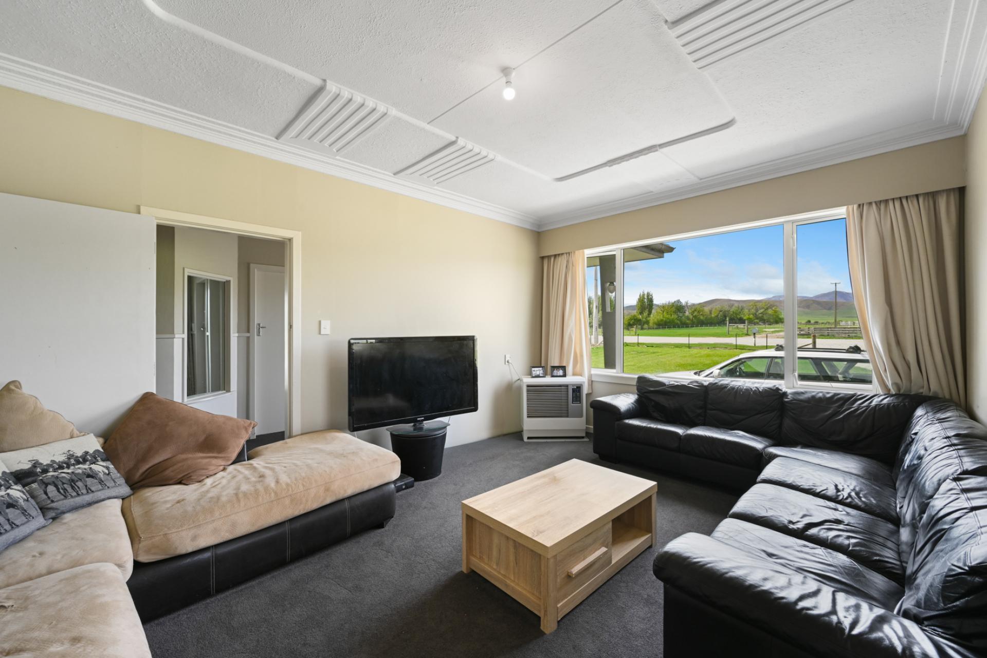 5582 Wedderburn-Becks Road and 755-971 Linnburn Runs Road, Hills Creek