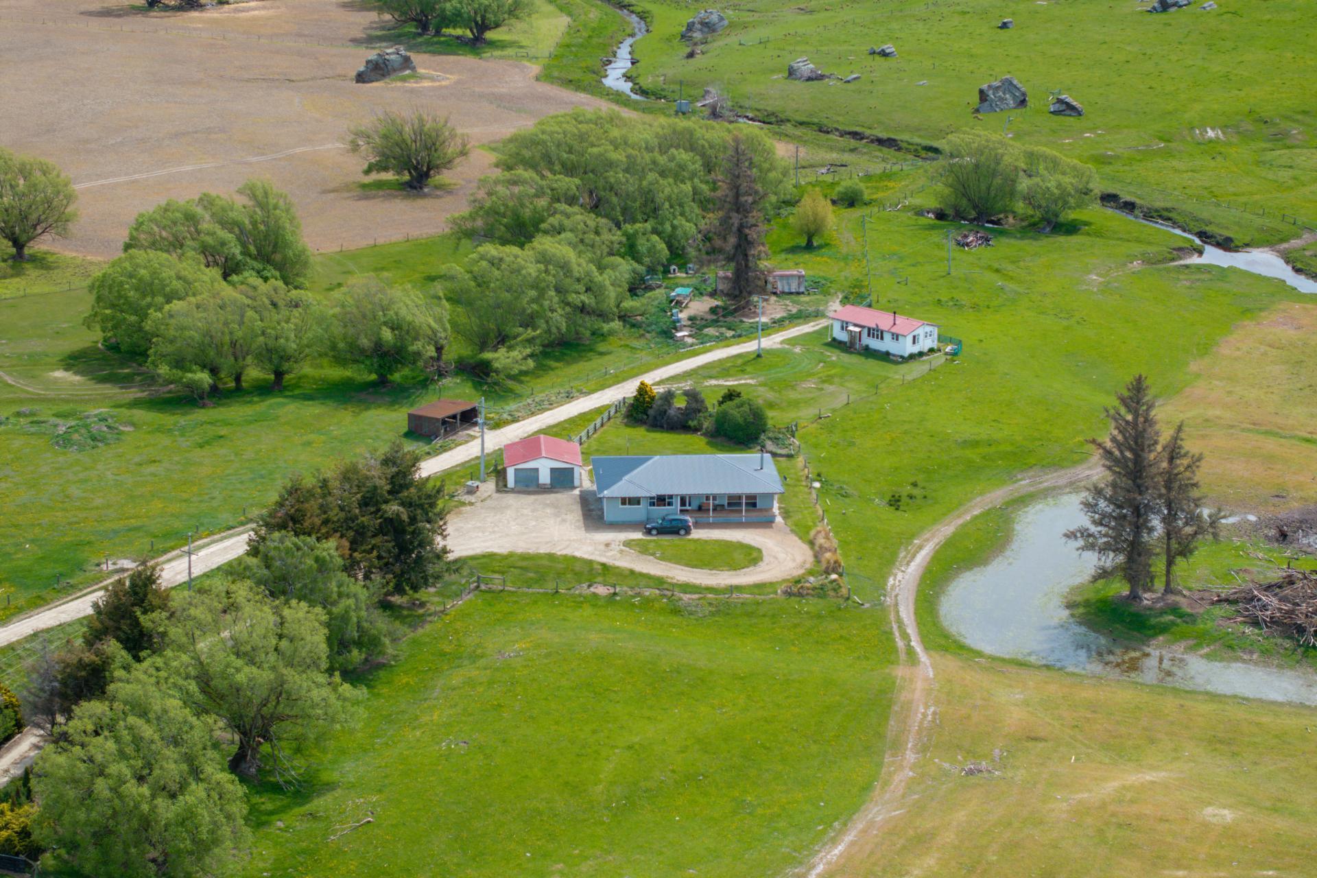 5582 Wedderburn-Becks Road and 755-971 Linnburn Runs Road, Hills Creek