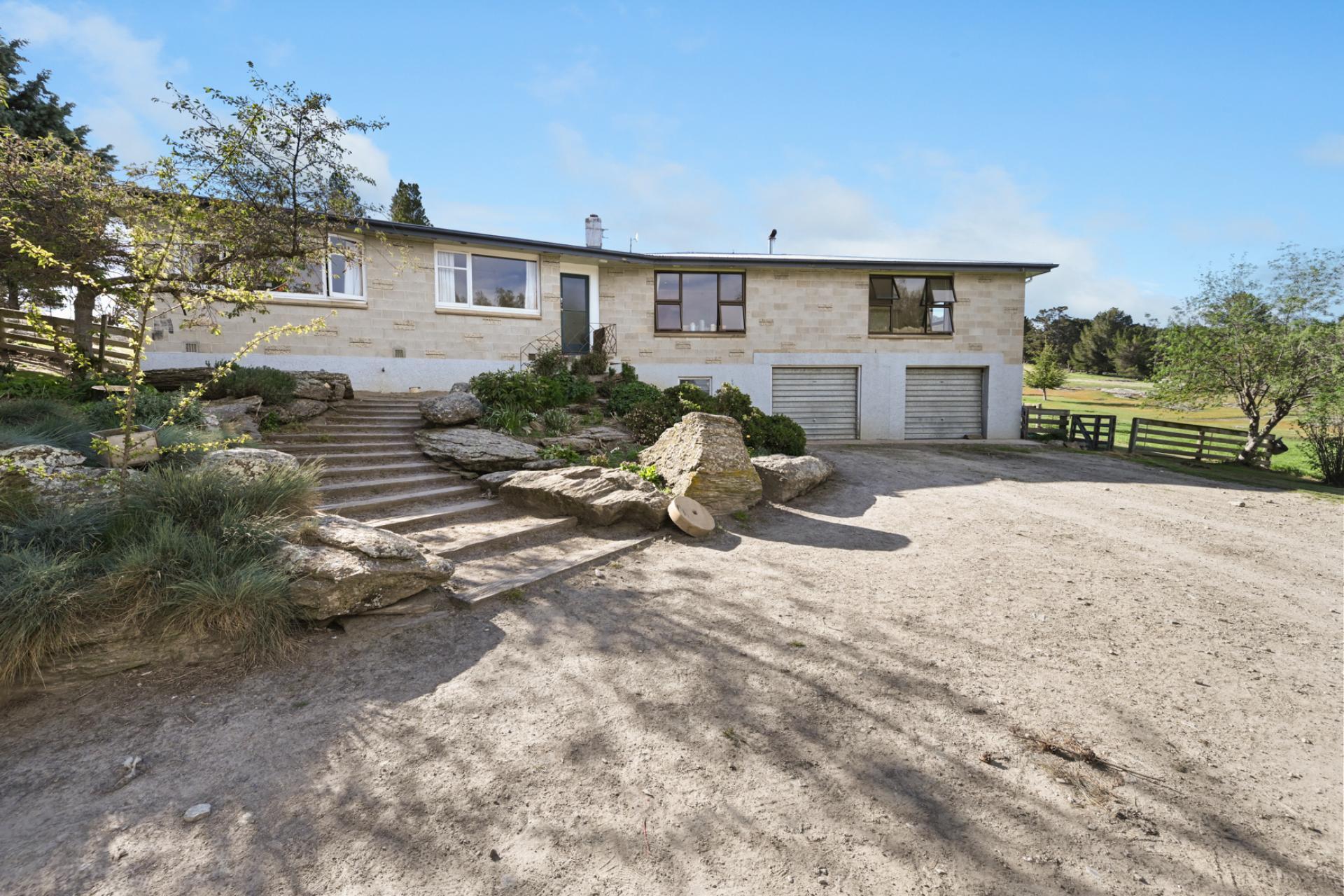 5582 Wedderburn-Becks Road and 755-971 Linnburn Runs Road, Hills Creek