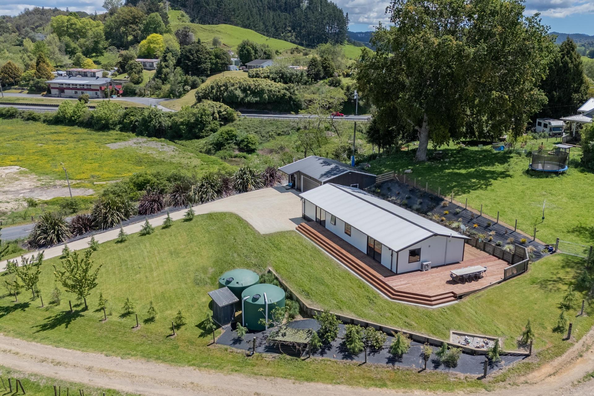 1052A Mangarino Road, Hangatiki