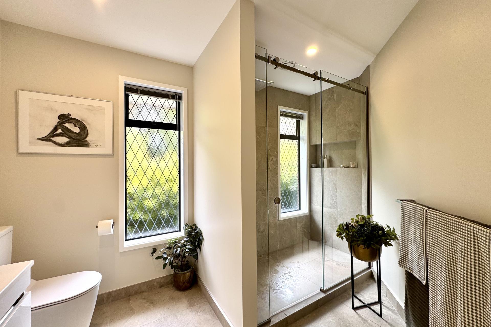 356 Hadlow Road, Claremont