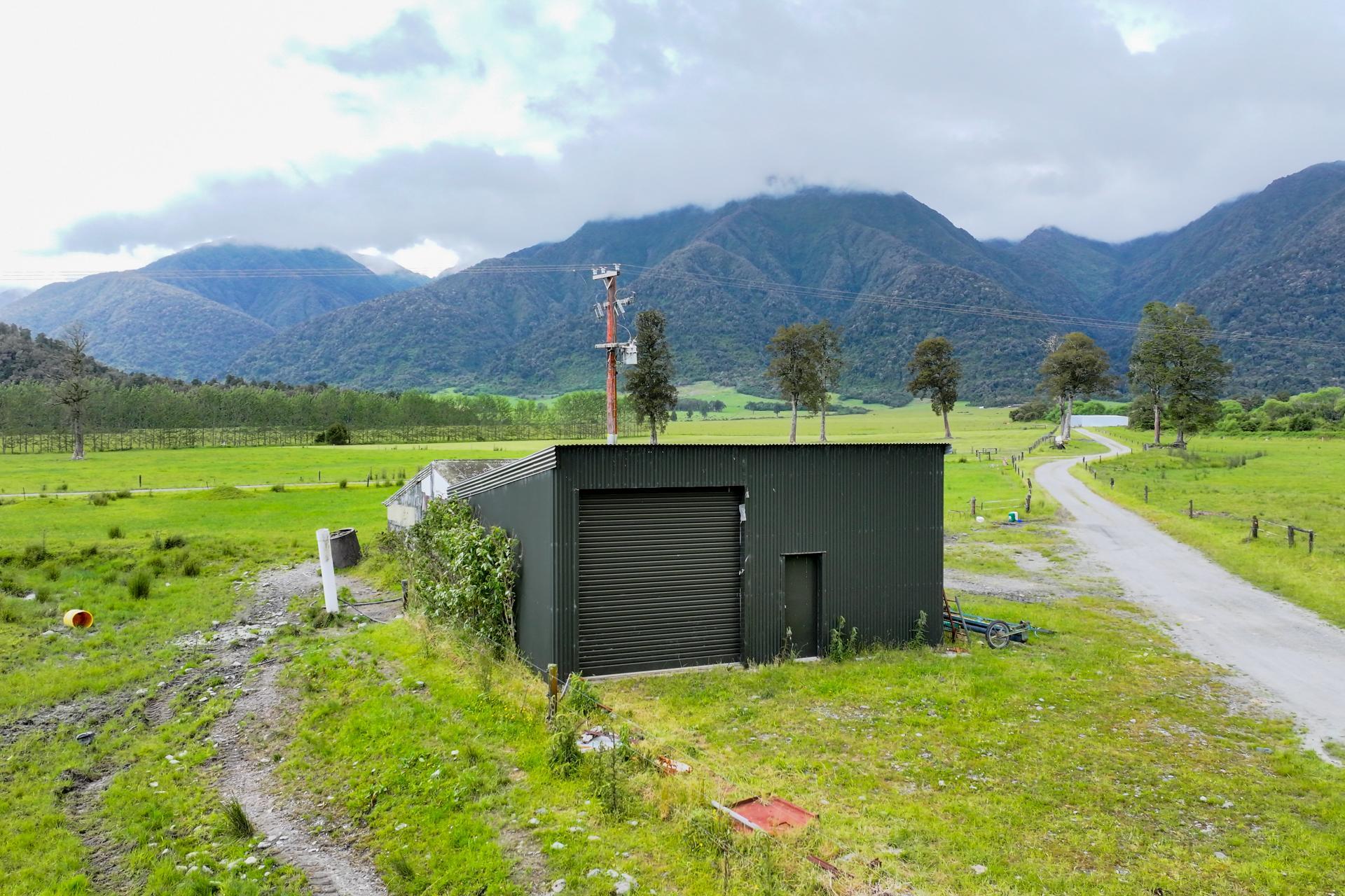 Station Road and Hodgkinson Road , Inchbonnie