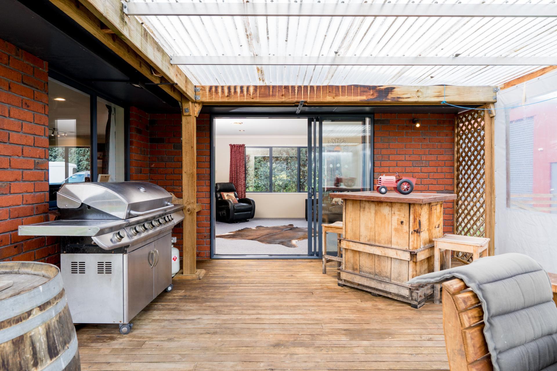 185 Centre Road, Momona