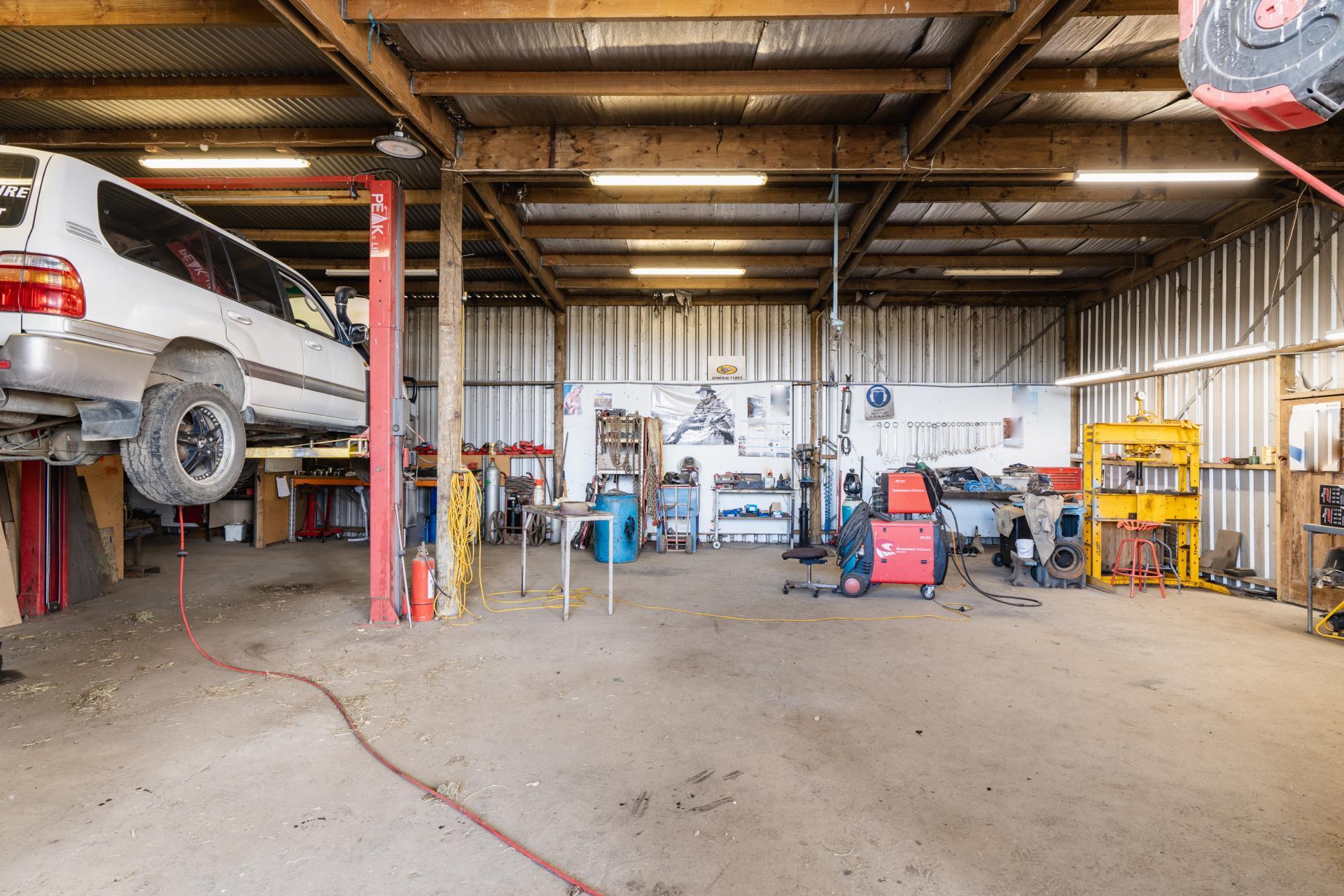 185 Centre Road, Momona