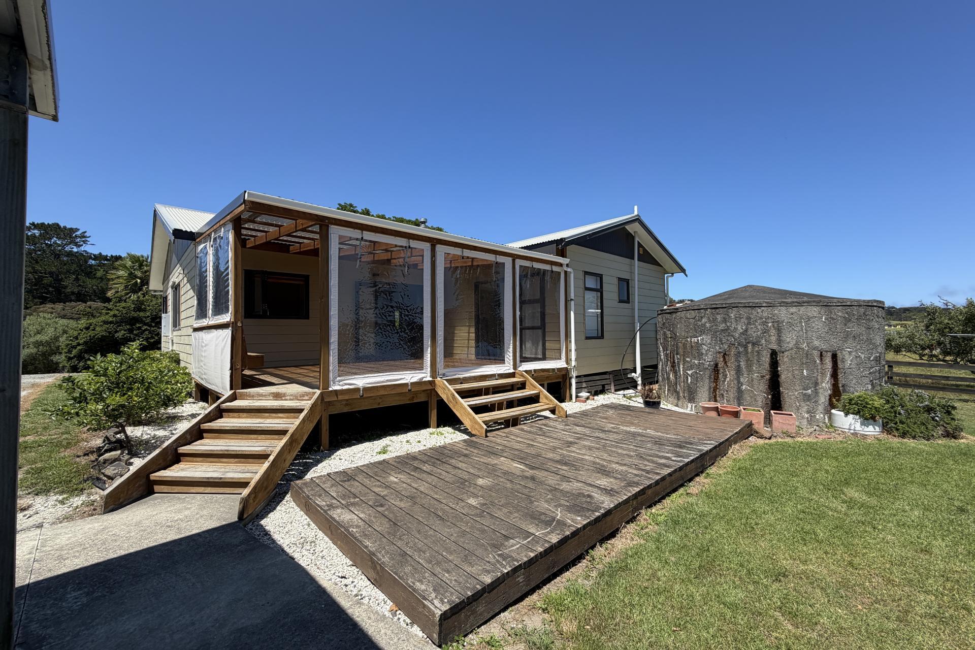 378 Notorious West Road, Mahuta