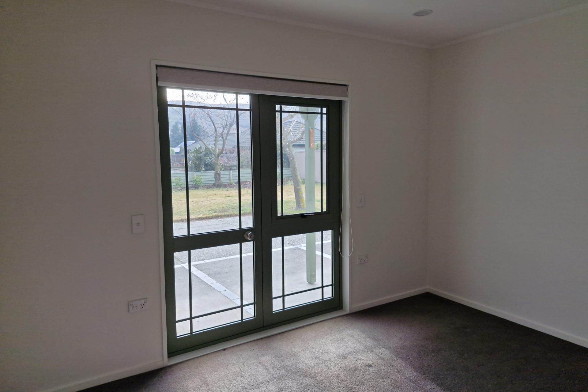 24 Albert Drive, Clyde