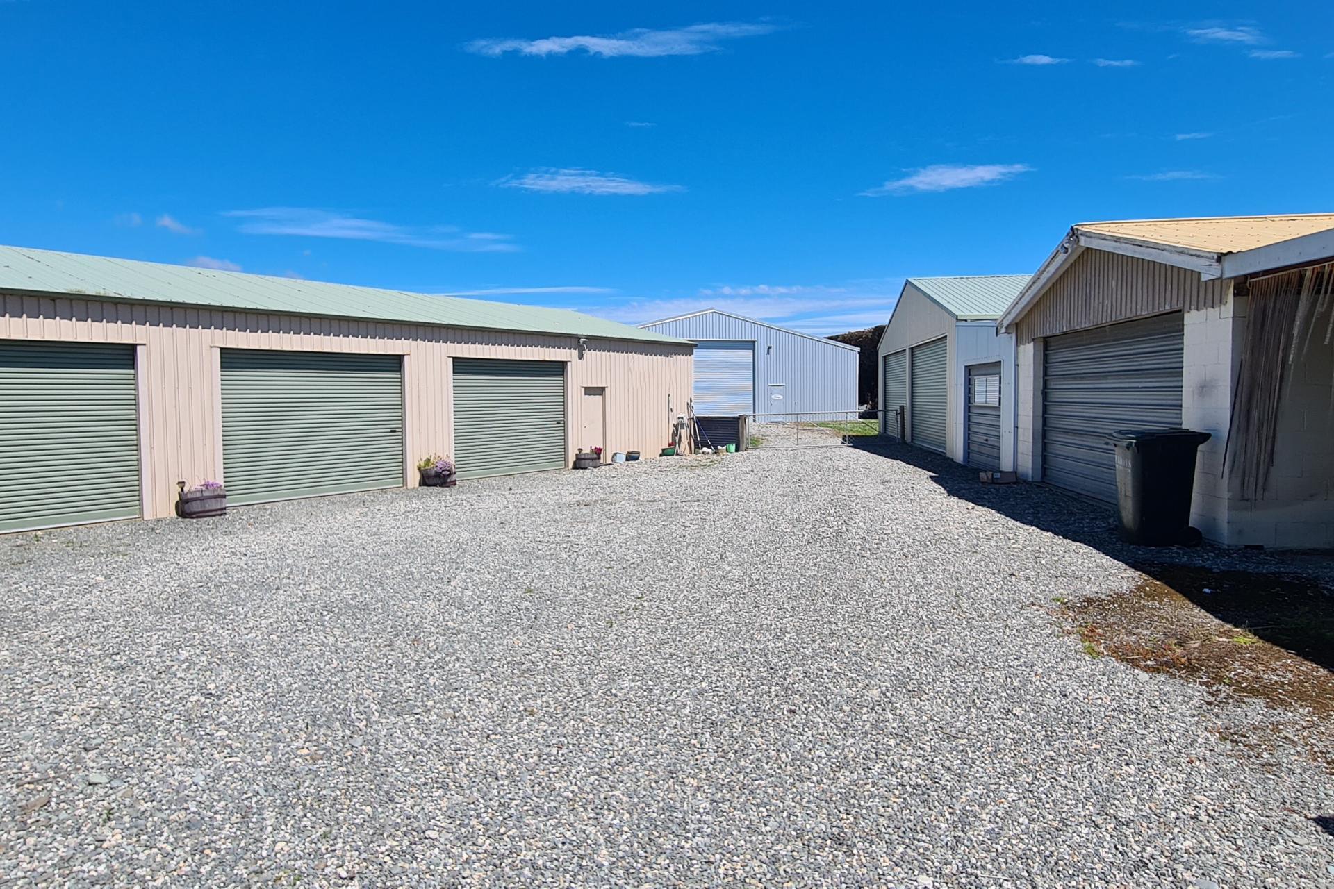 27 Mandeville Kingston Crossing Road, Mandeville