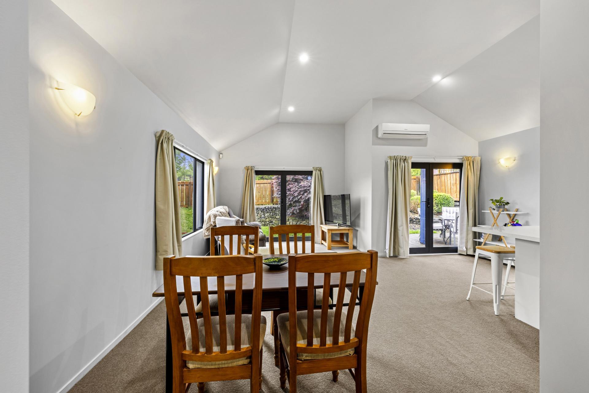 54 Brymer Road, Grandview Heights