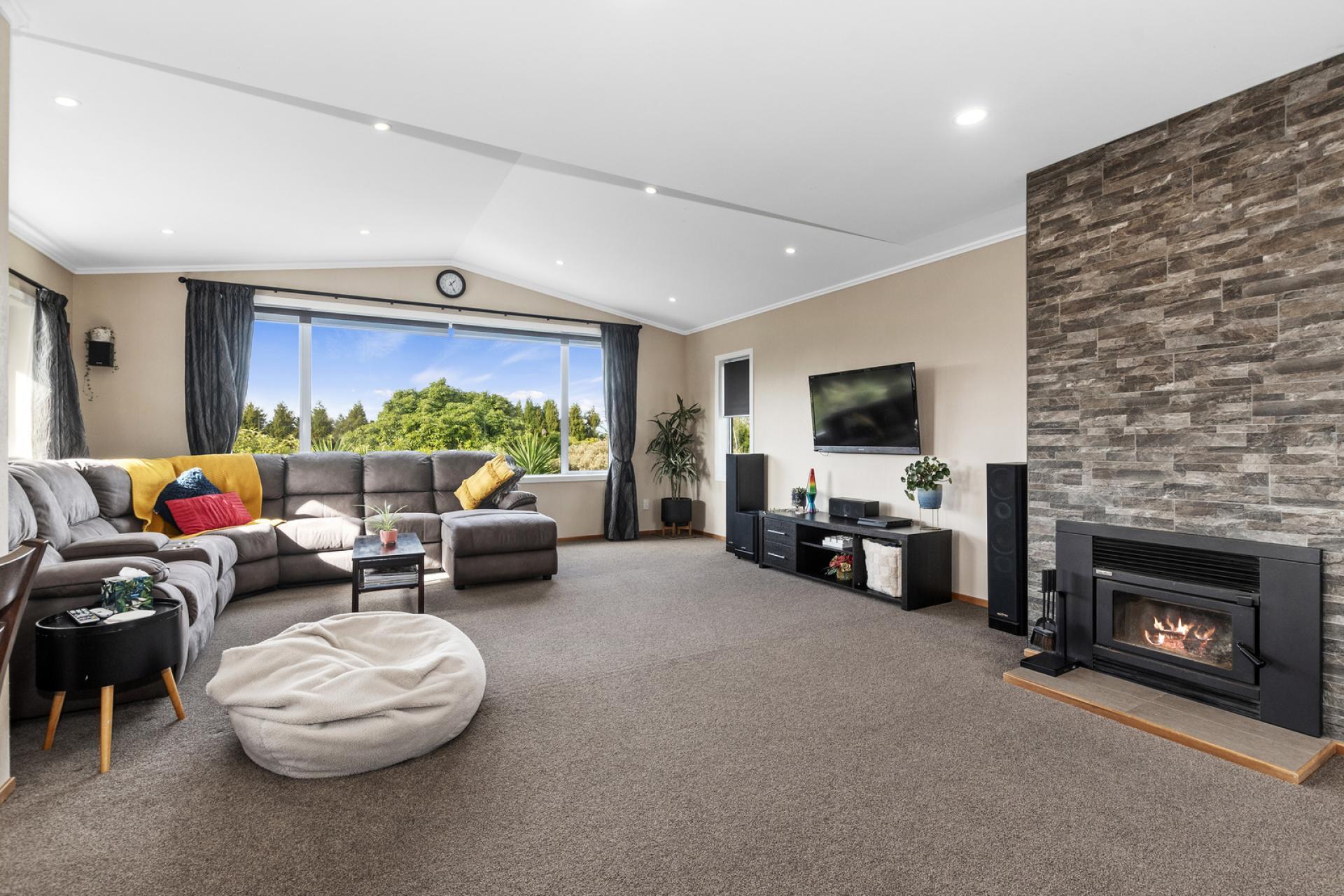 657 State Highway 14, Maunu