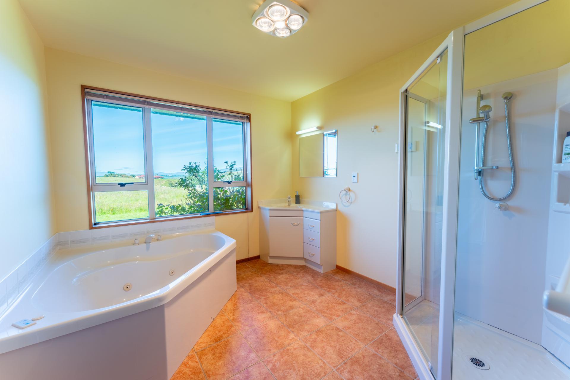 457 Cliffs Road, Claremont