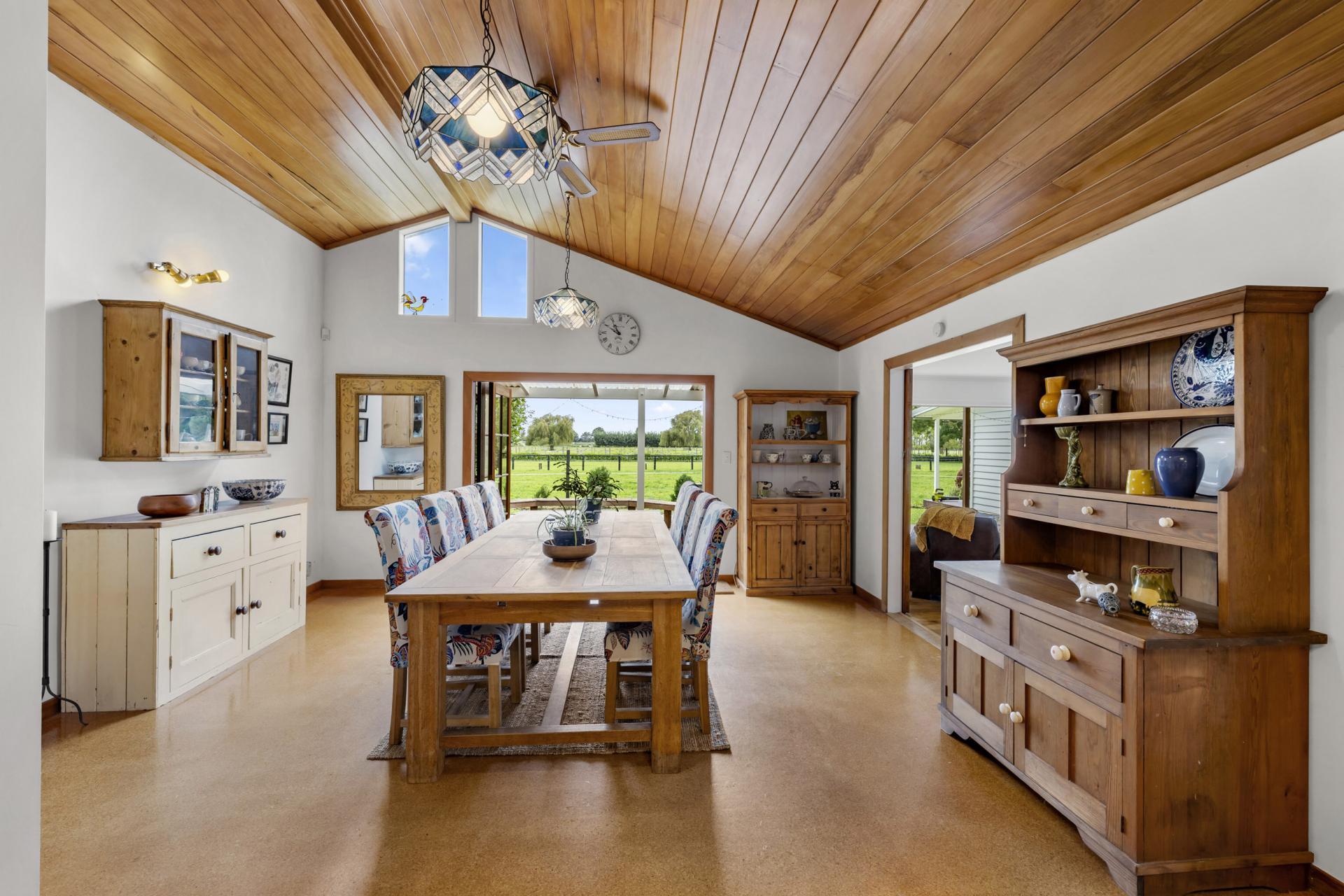 64 Reynolds Road, Rotoorangi