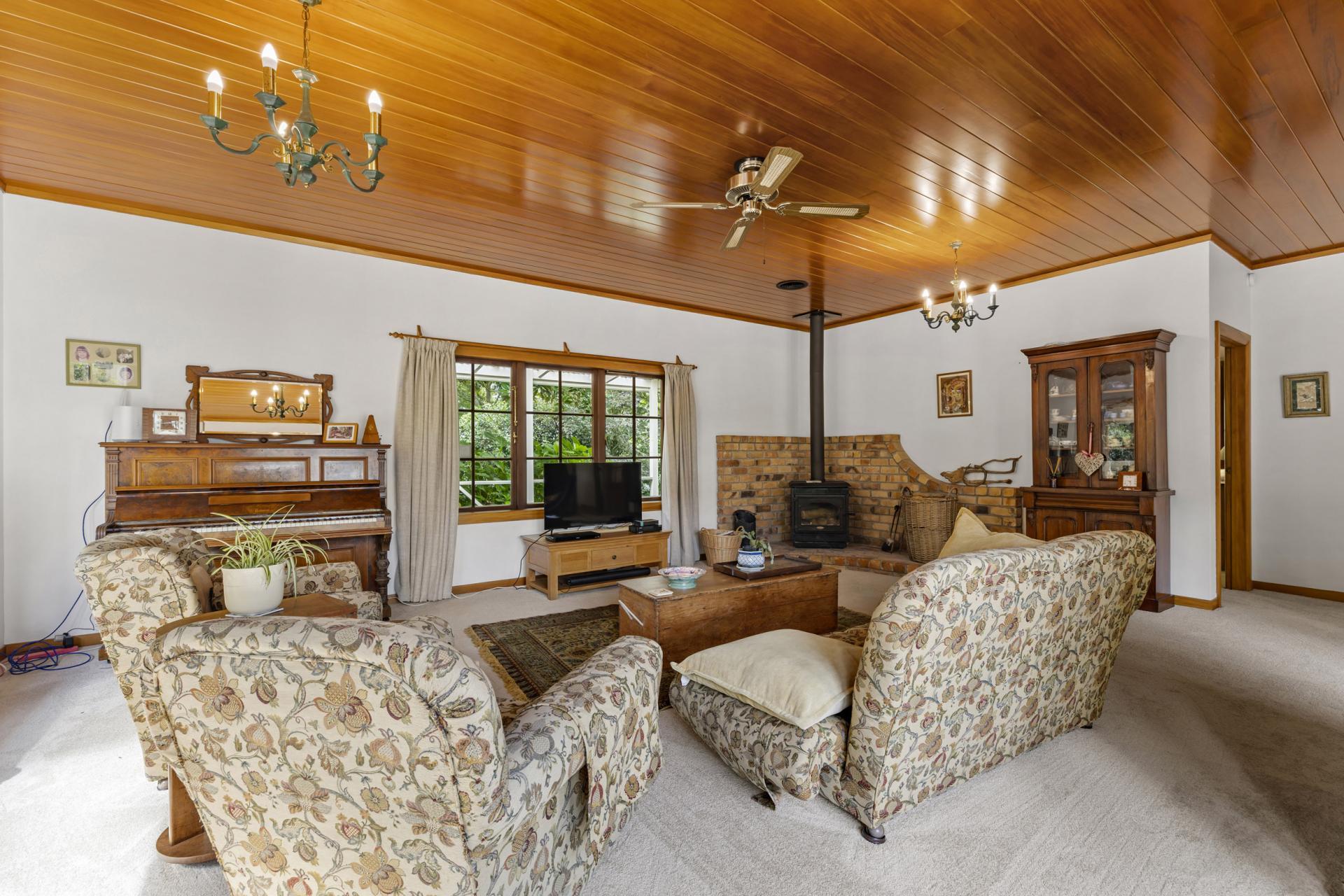 64 Reynolds Road, Rotoorangi