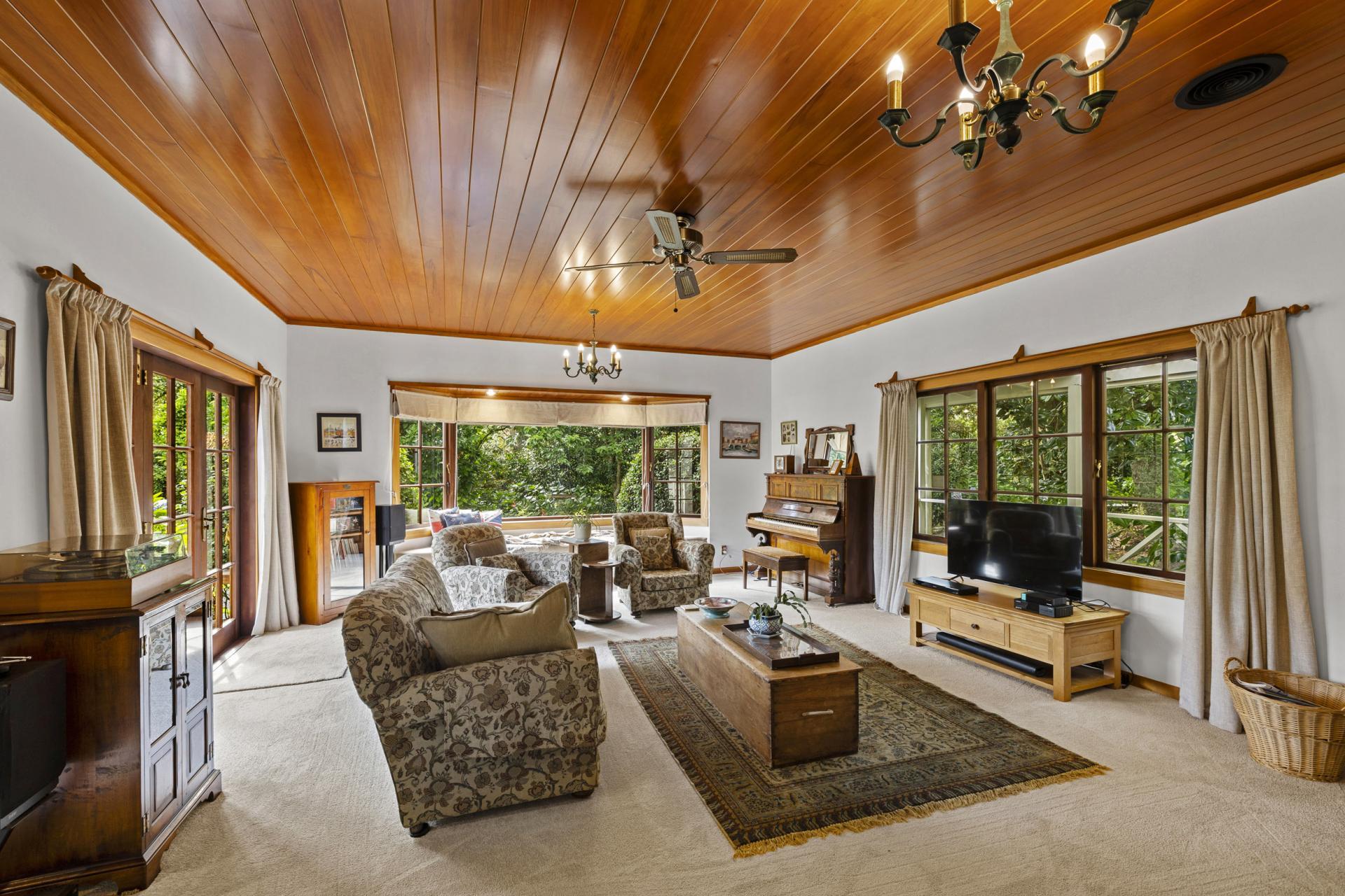 64 Reynolds Road, Rotoorangi