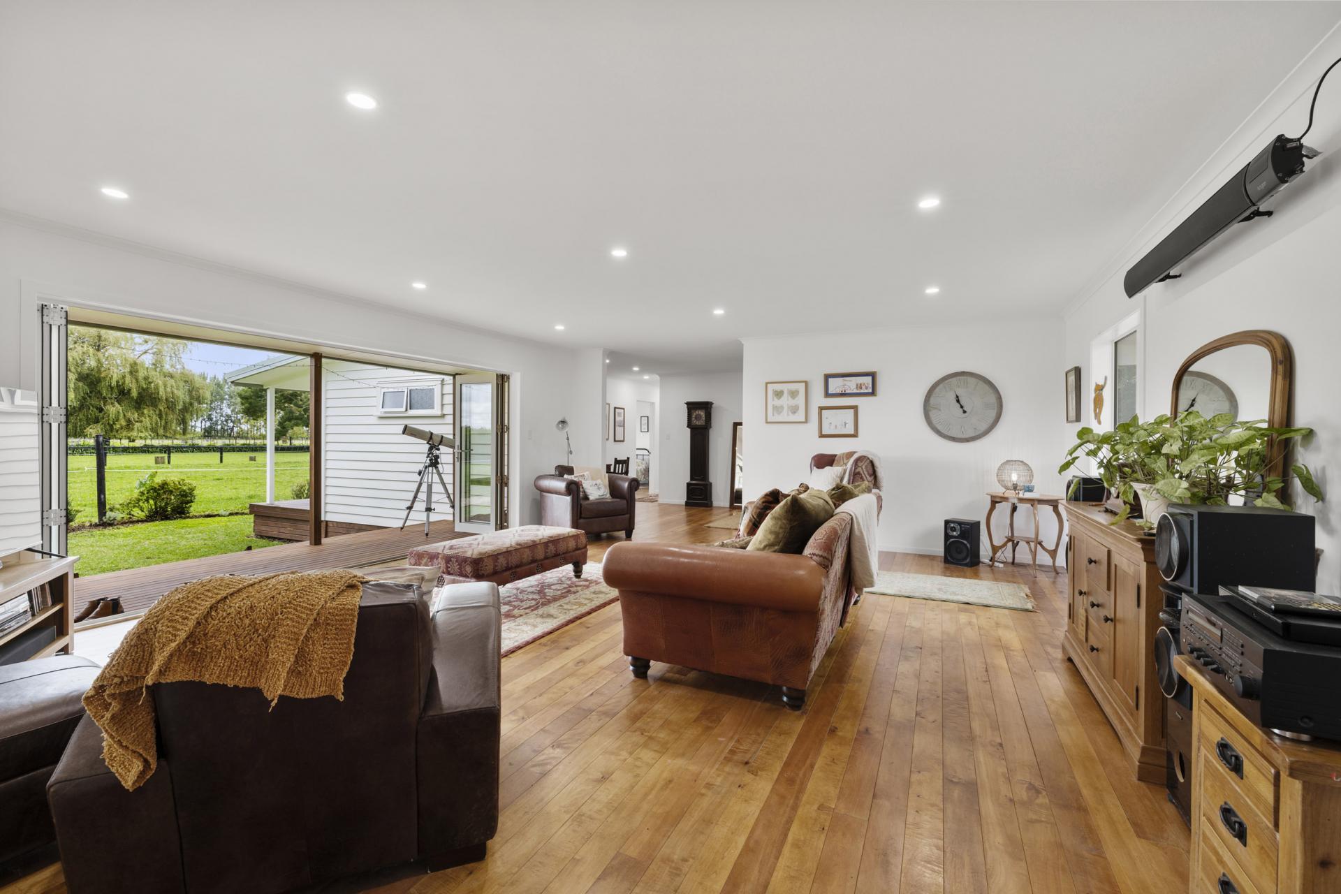 64 Reynolds Road, Rotoorangi