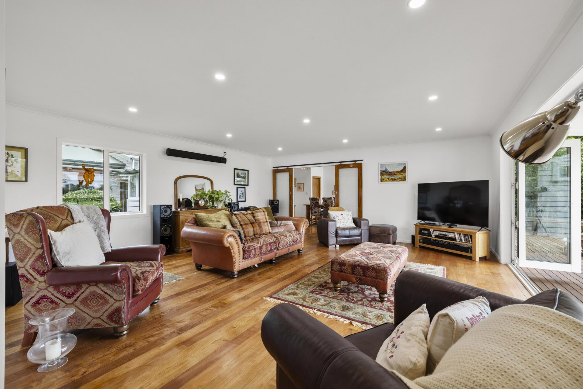 64 Reynolds Road, Rotoorangi