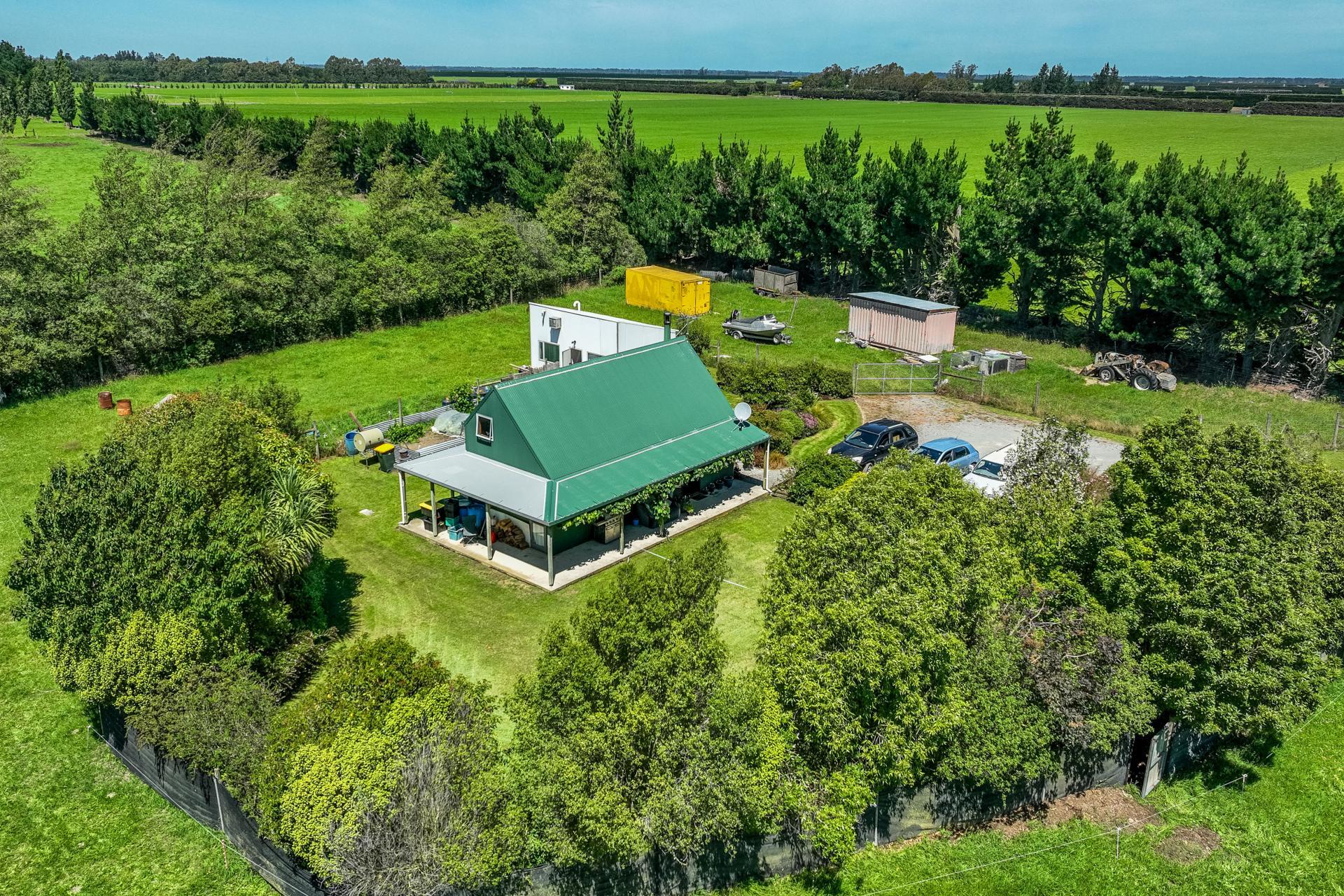 300 Courtenay Road, Charing Cross