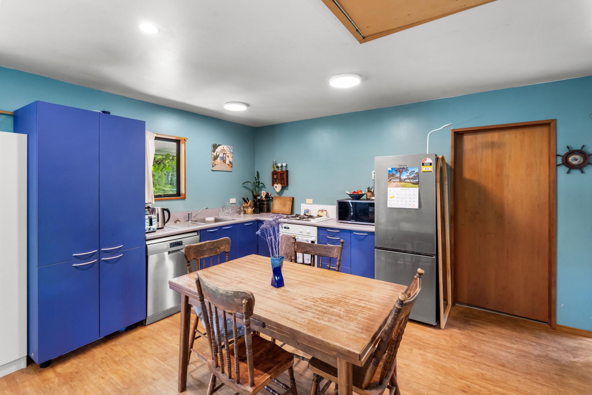 300 Courtenay Road, Charing Cross