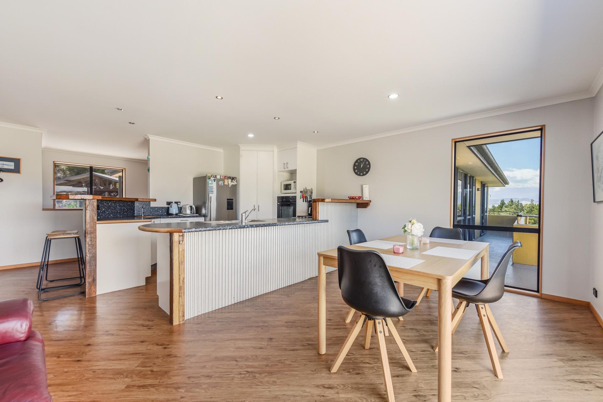 68 Greenacres Road North, Redwood Valley