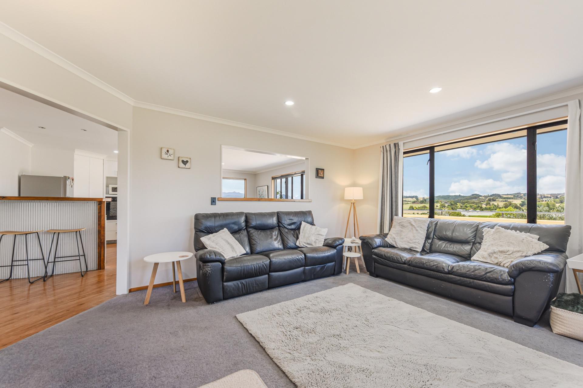 68 Greenacres Road North, Redwood Valley