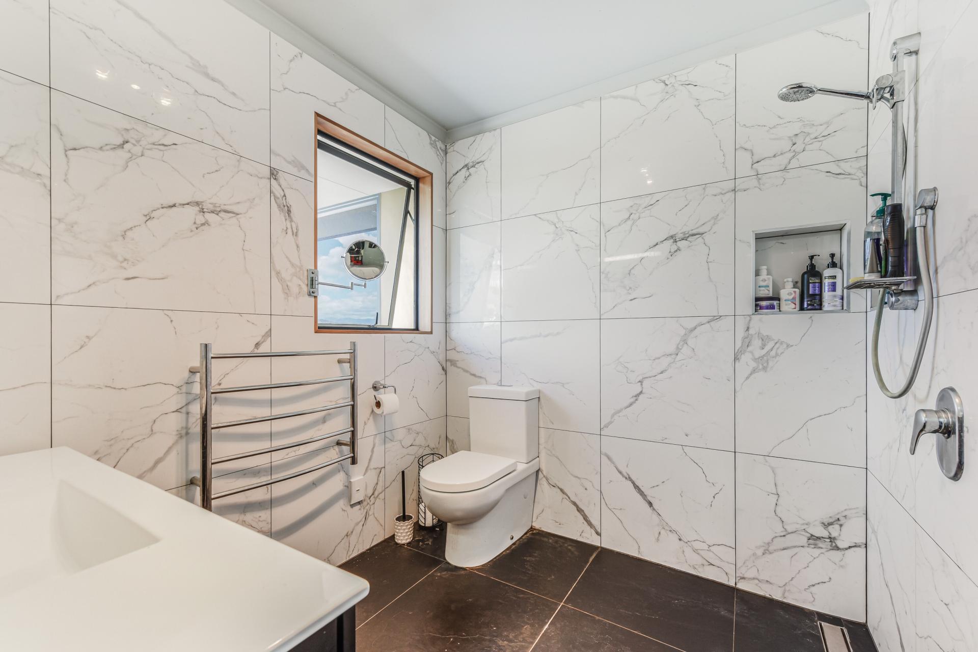 68 Greenacres Road North, Redwood Valley