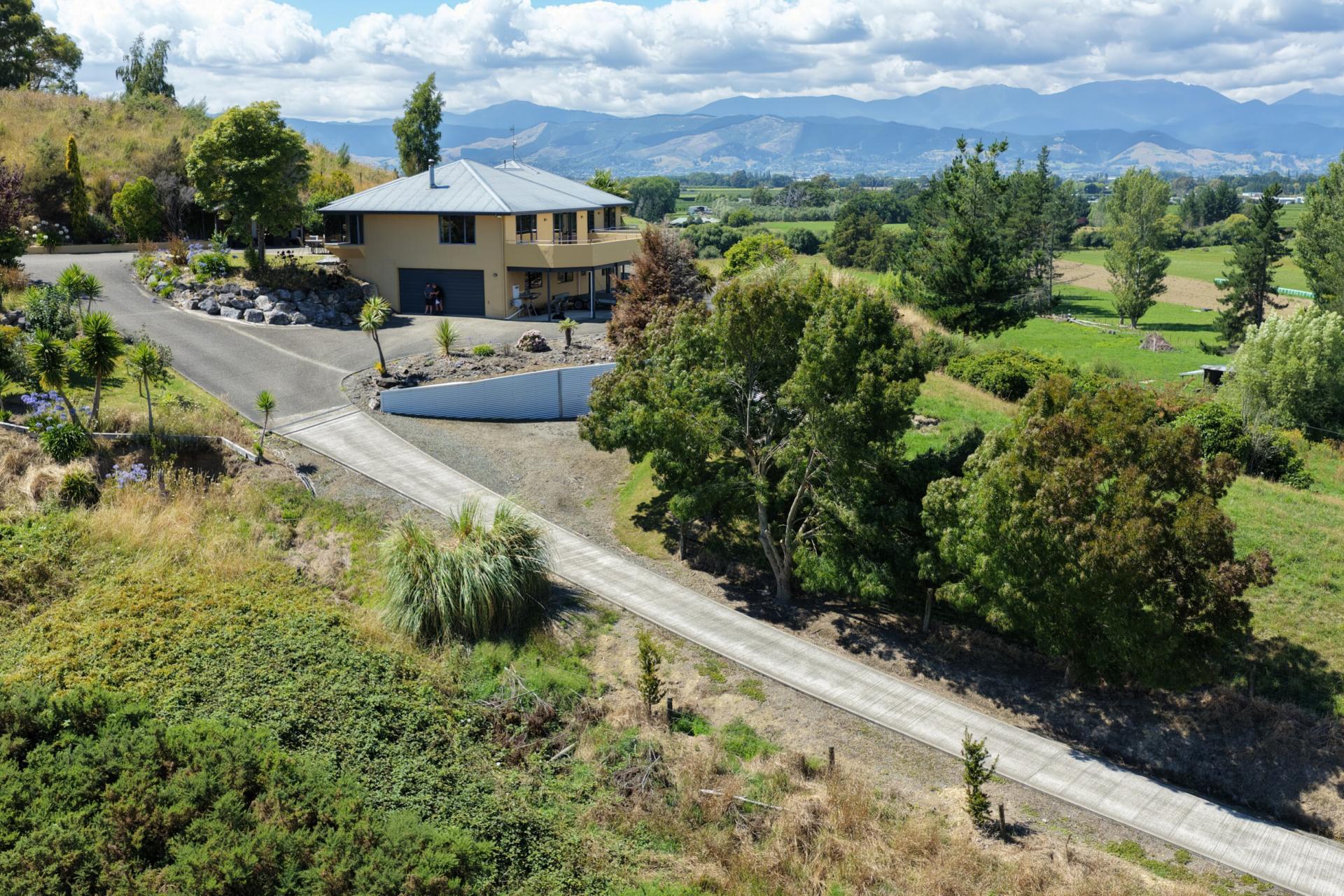 68 Greenacres Road North, Redwood Valley