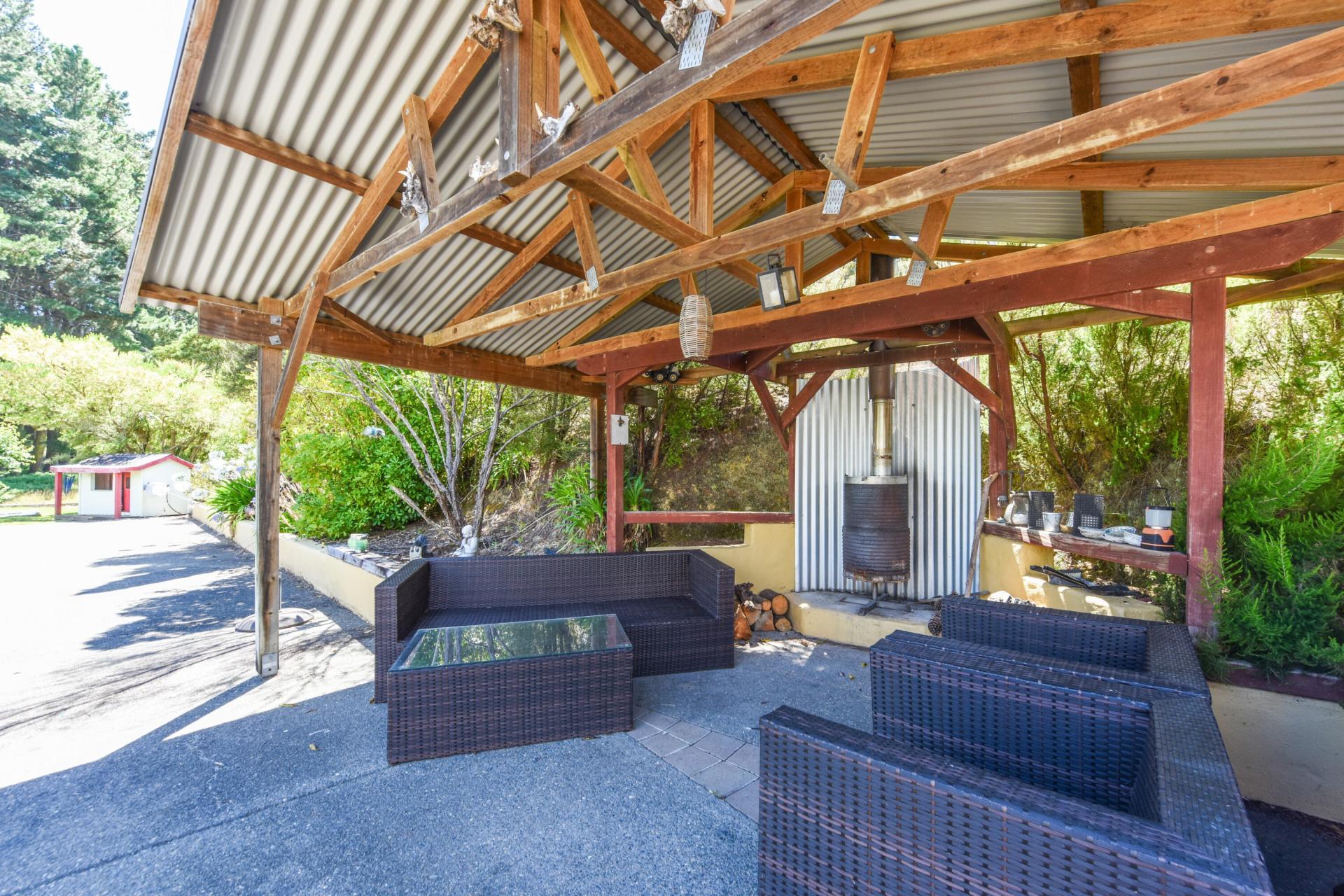 68 Greenacres Road North, Redwood Valley