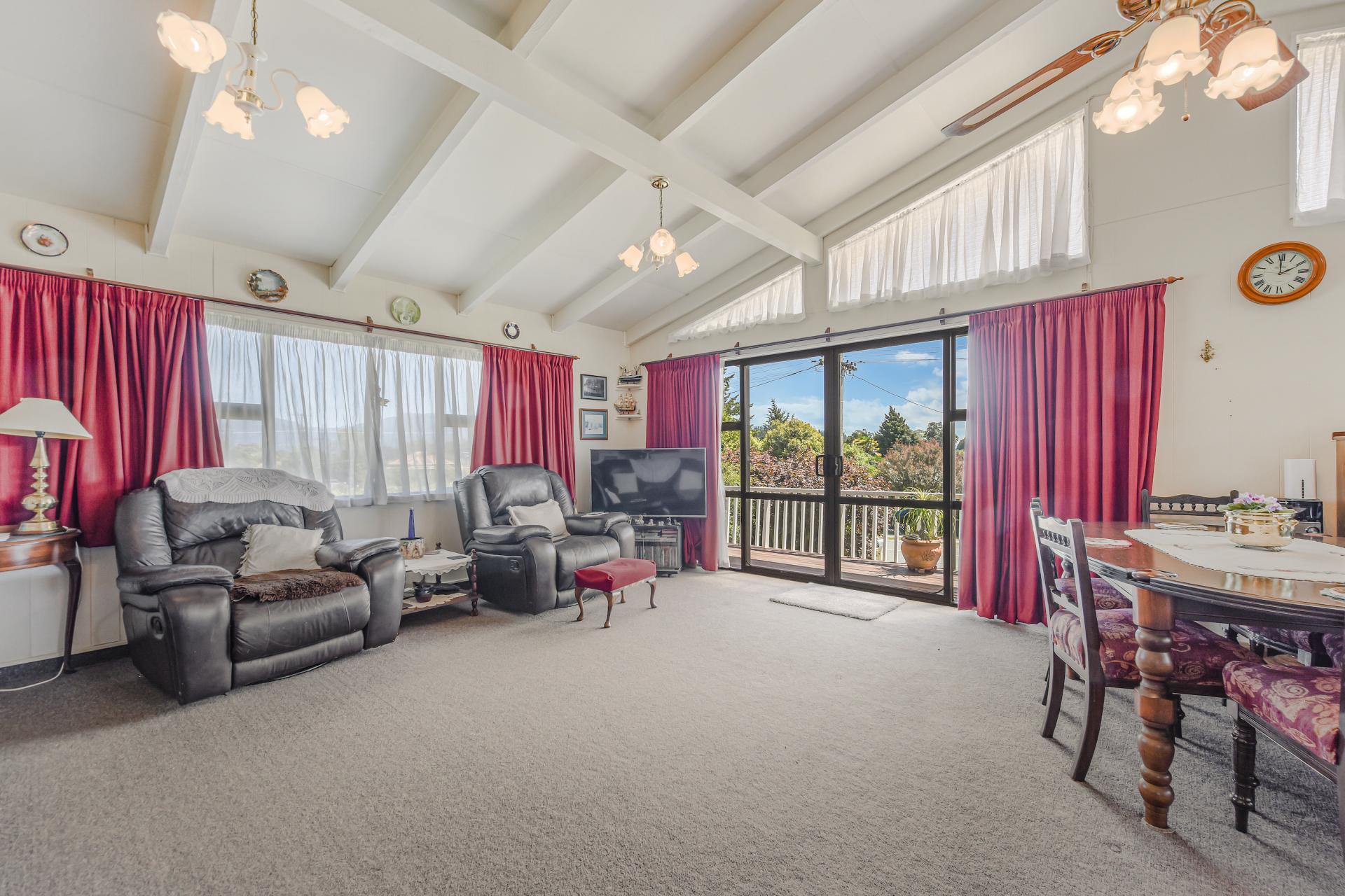 616 Abel Tasman Drive, Clifton