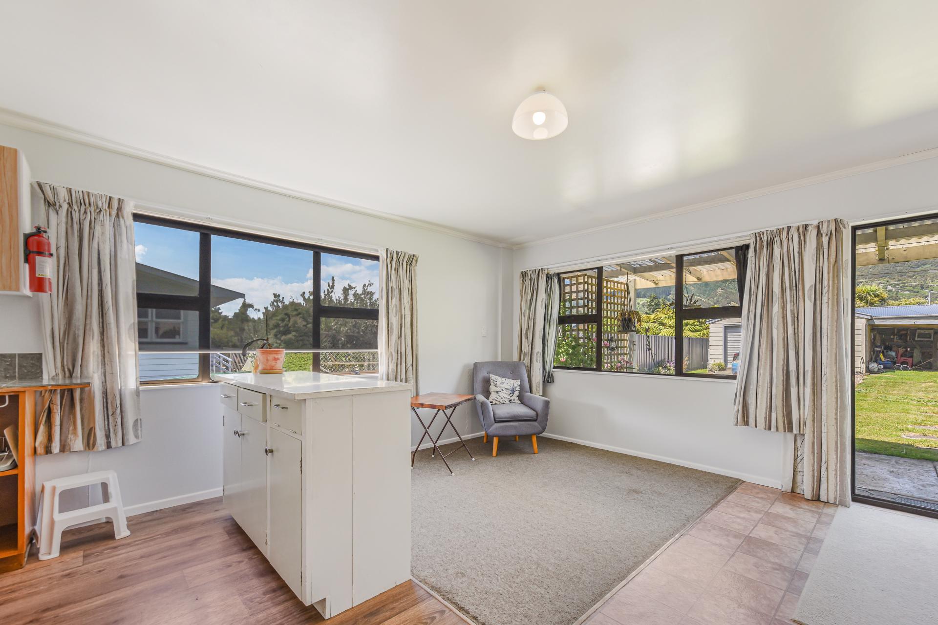 616 Abel Tasman Drive, Clifton